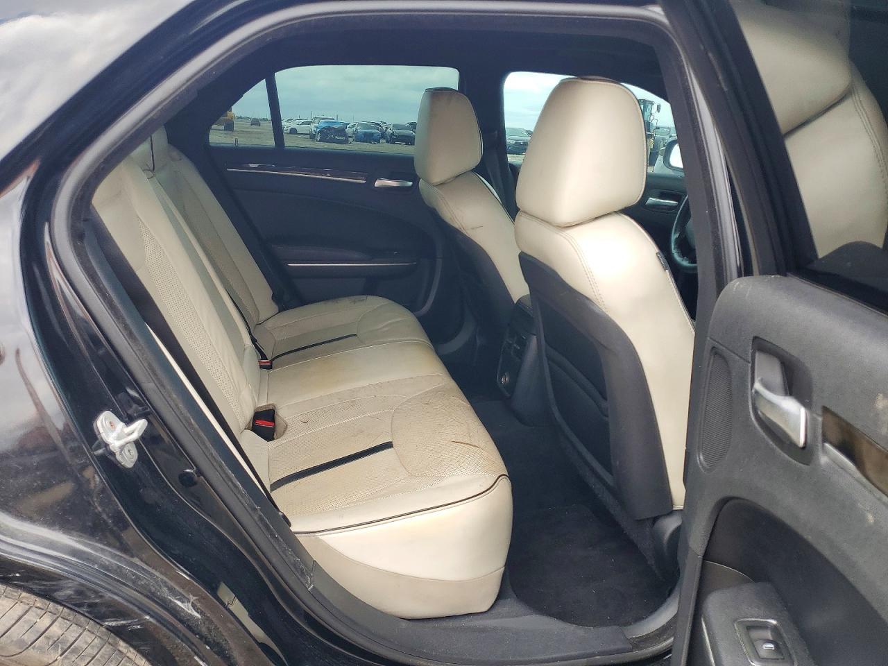 2013 Chrysler 300 Black vin: 2C3CCAAG9DH744949