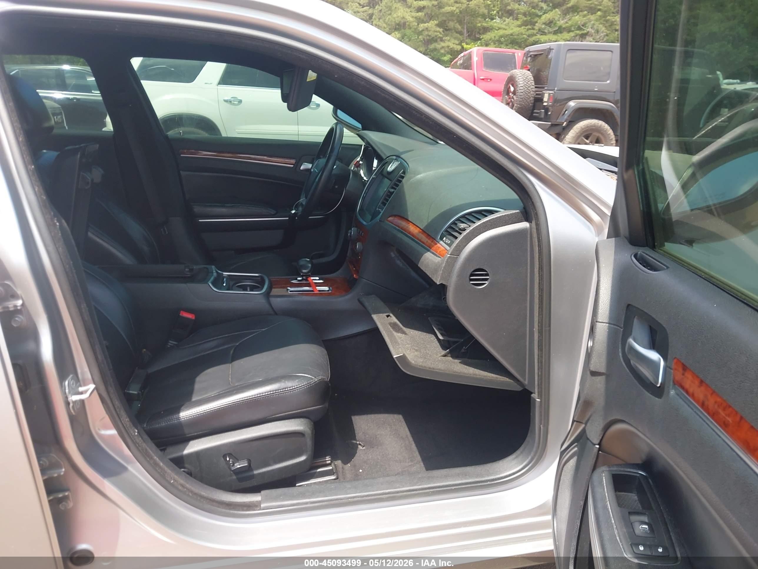 2014 Chrysler 300   Silver vin: 2C3CCAAG9EH206155