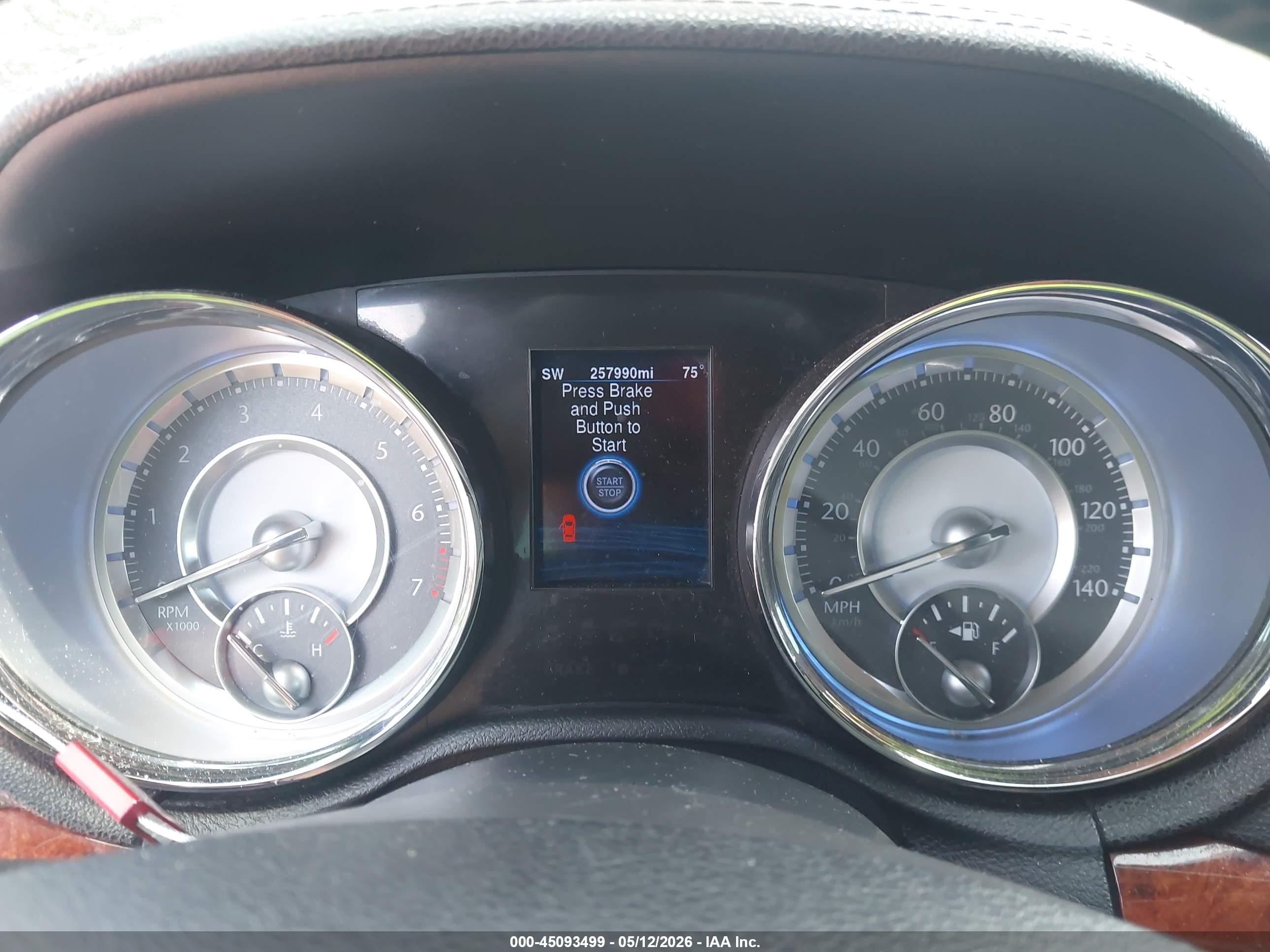 2014 Chrysler 300   Silver vin: 2C3CCAAG9EH206155