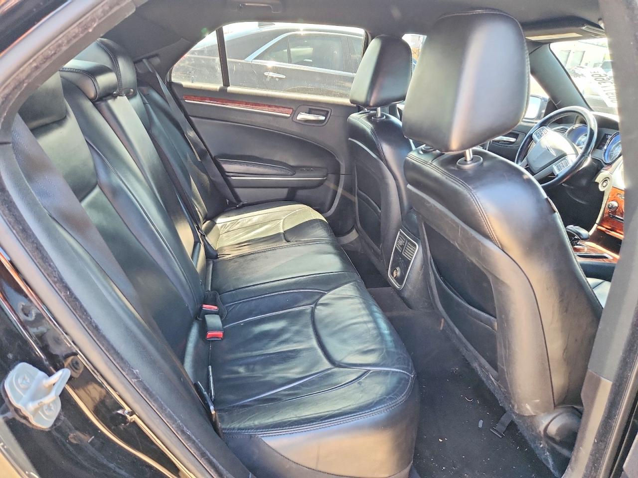 2014 Chrysler 300 Black vin: 2C3CCAAG9EH260104