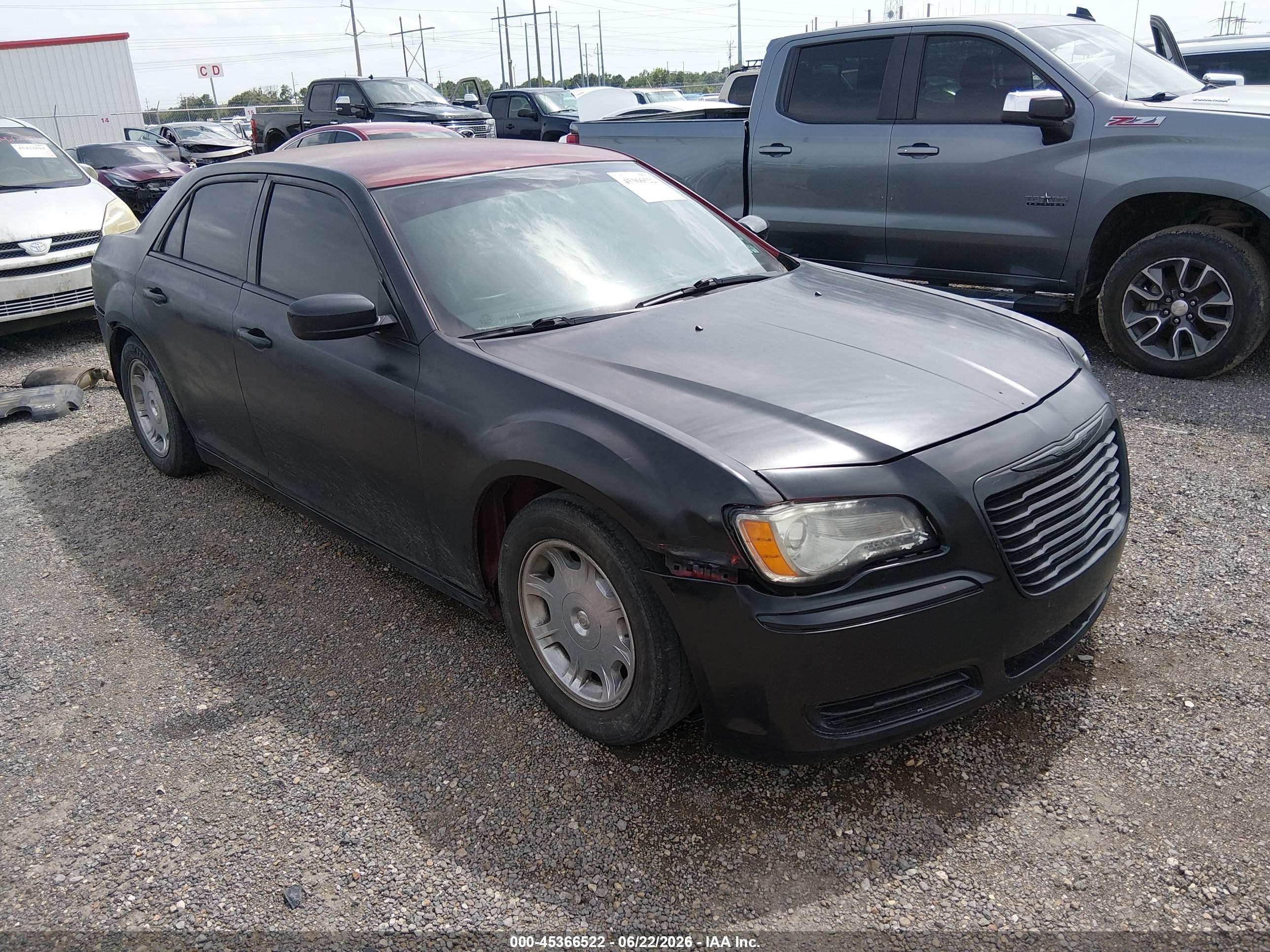 2014 Chrysler 300   Бордовый vin: 2C3CCAAG9EH262984