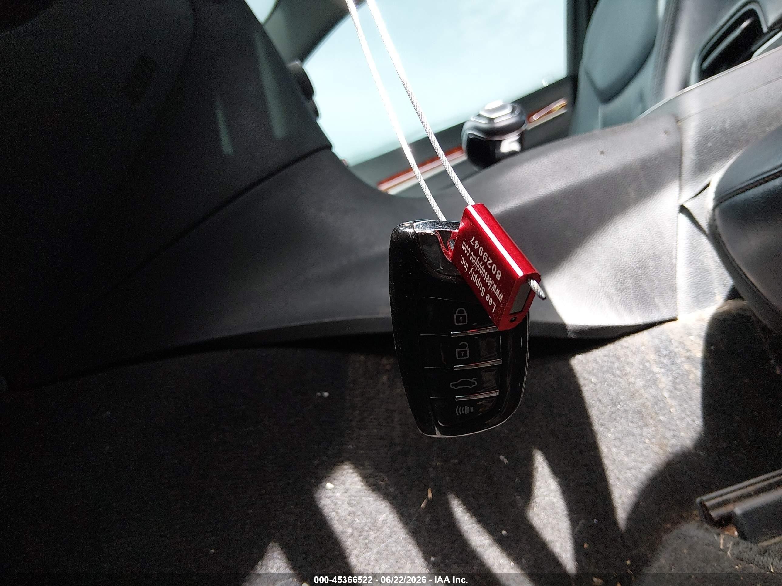 2014 Chrysler 300   Бордовый vin: 2C3CCAAG9EH262984