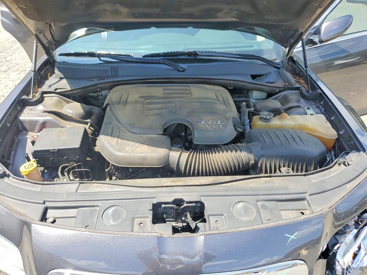 2014 Chrysler 300 Gray vin: 2C3CCAAG9EH376192