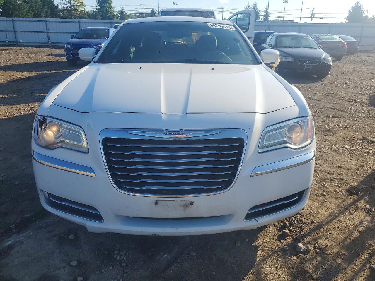 2014 Chrysler 300 White vin: 2C3CCAAG9EH380226