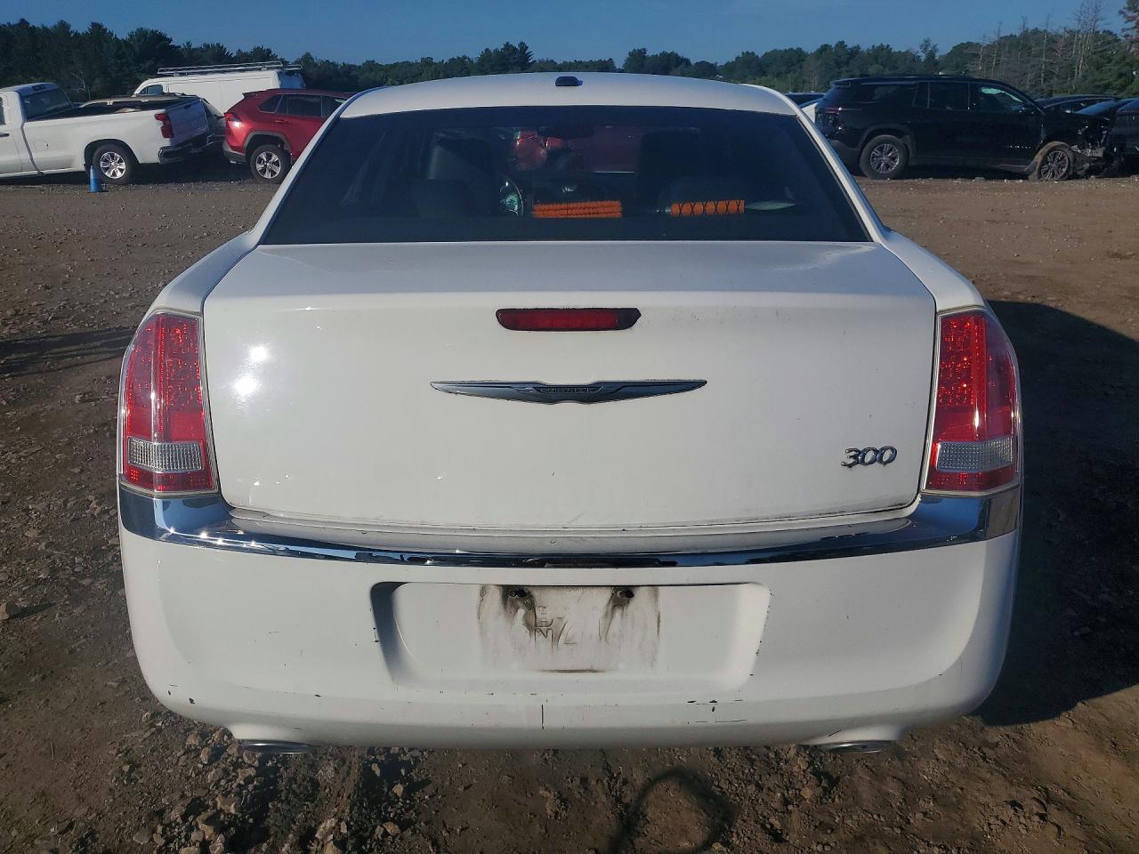 2014 Chrysler 300 White vin: 2C3CCAAG9EH380226