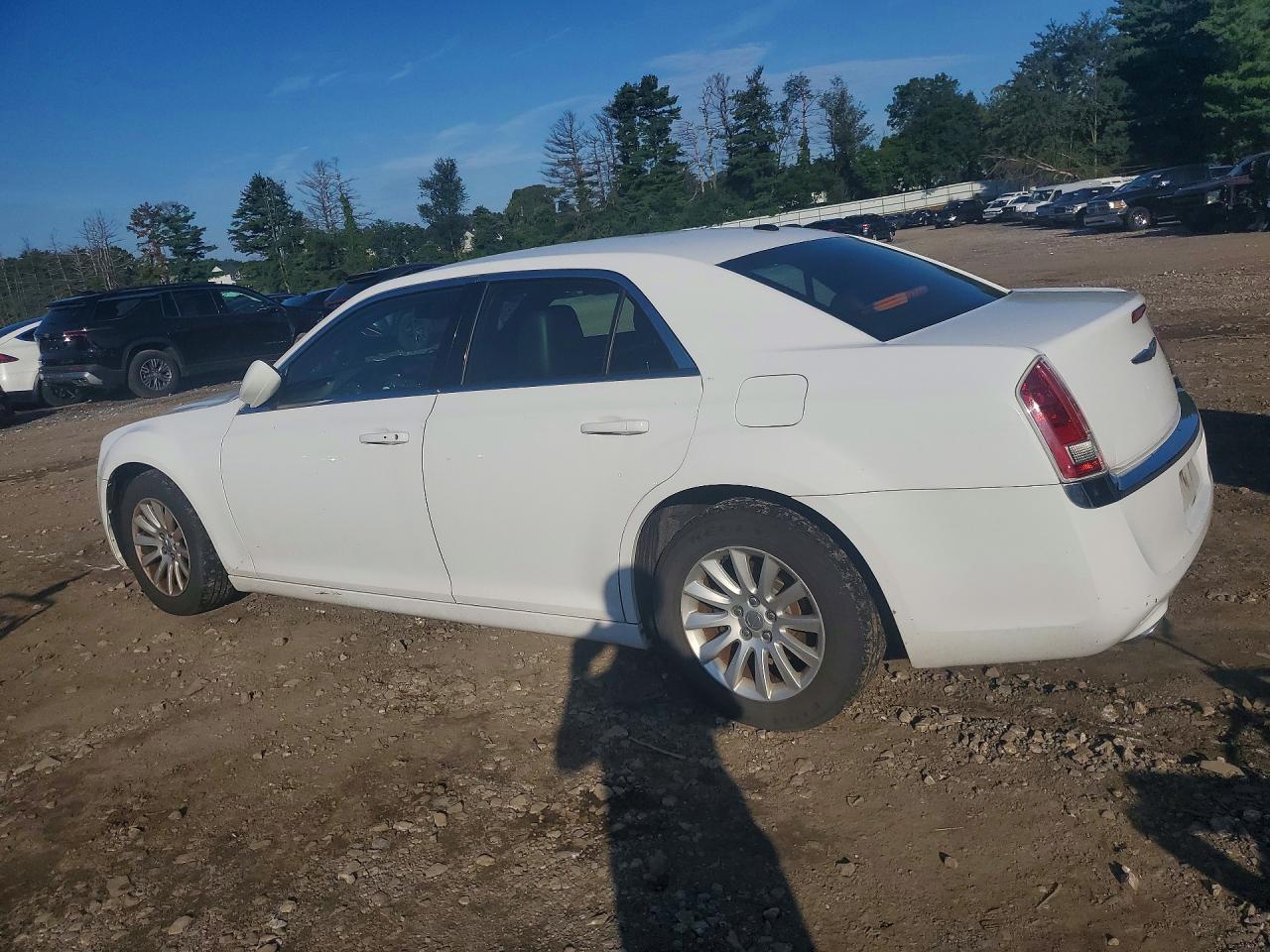 2014 Chrysler 300 White vin: 2C3CCAAG9EH380226