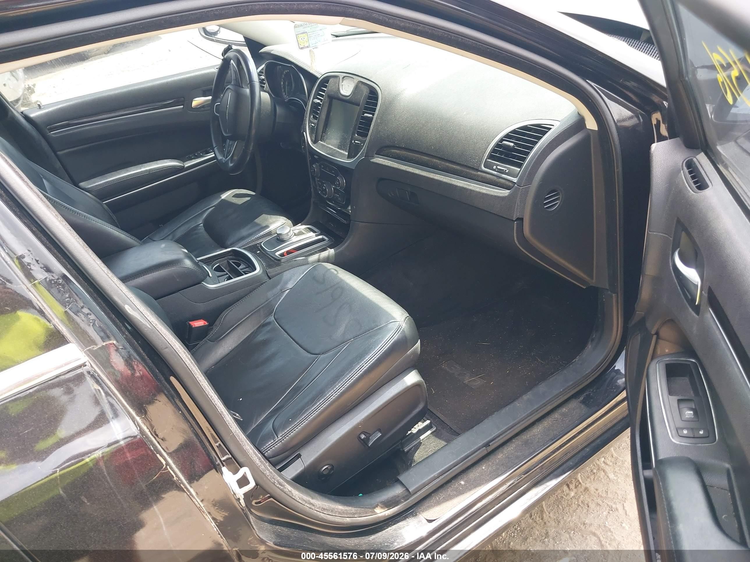 2015 Chrysler 300 Limited Черный vin: 2C3CCAAG9FH820396
