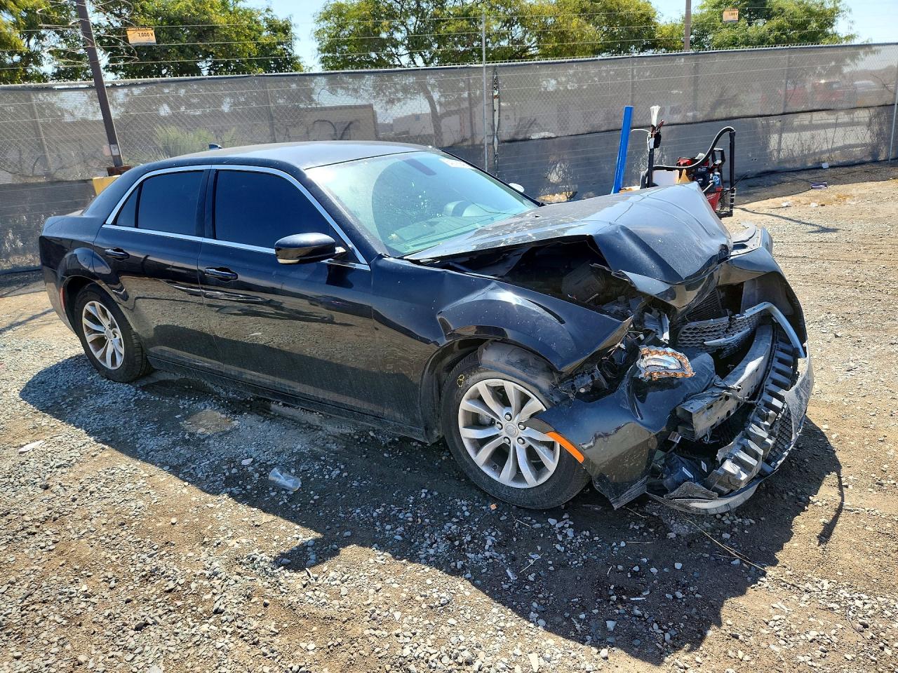2015 Chrysler 300 Limited Черный vin: 2C3CCAAG9FH921759