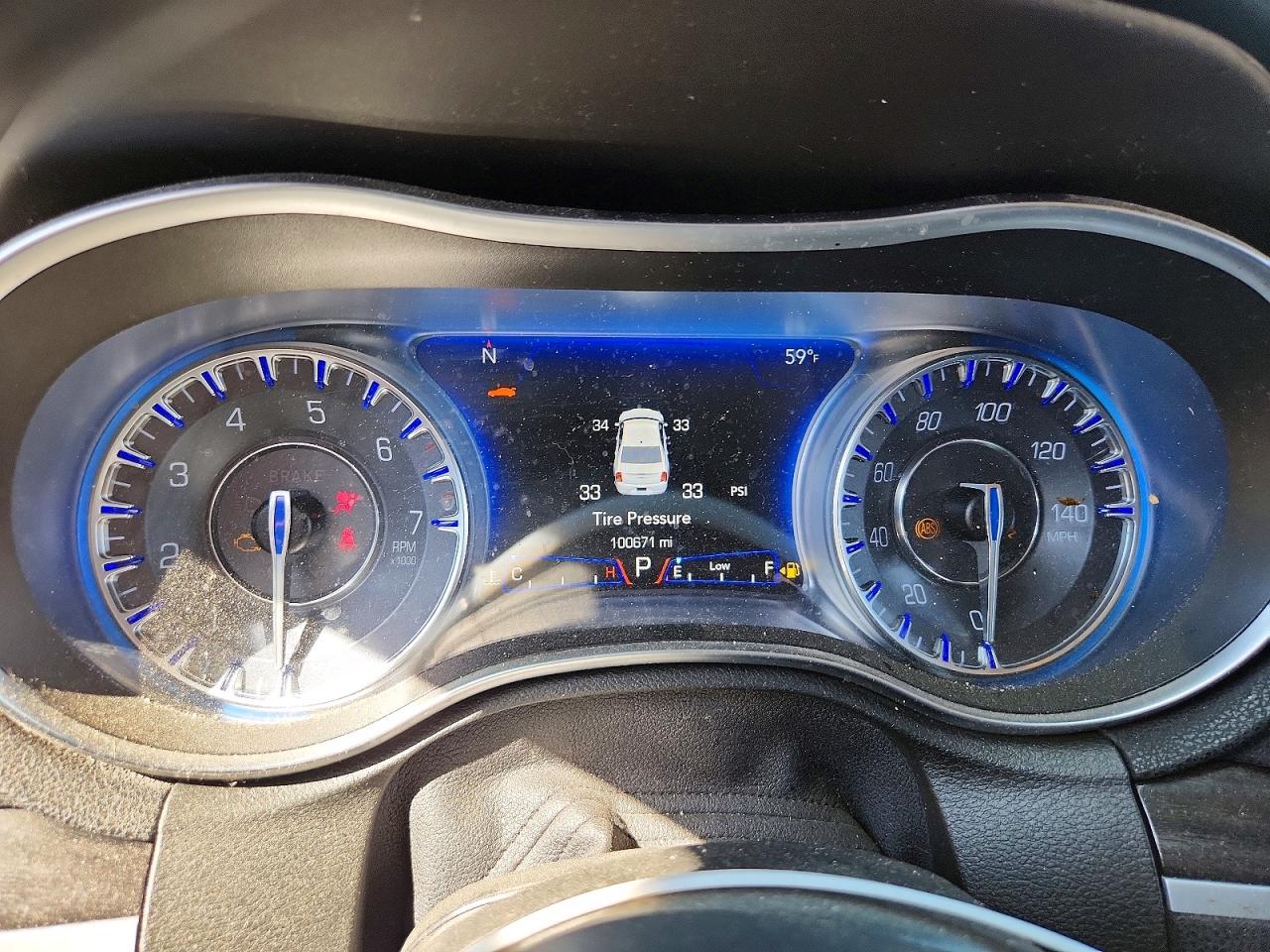 2015 Chrysler 300 Limited Черный vin: 2C3CCAAG9FH921759