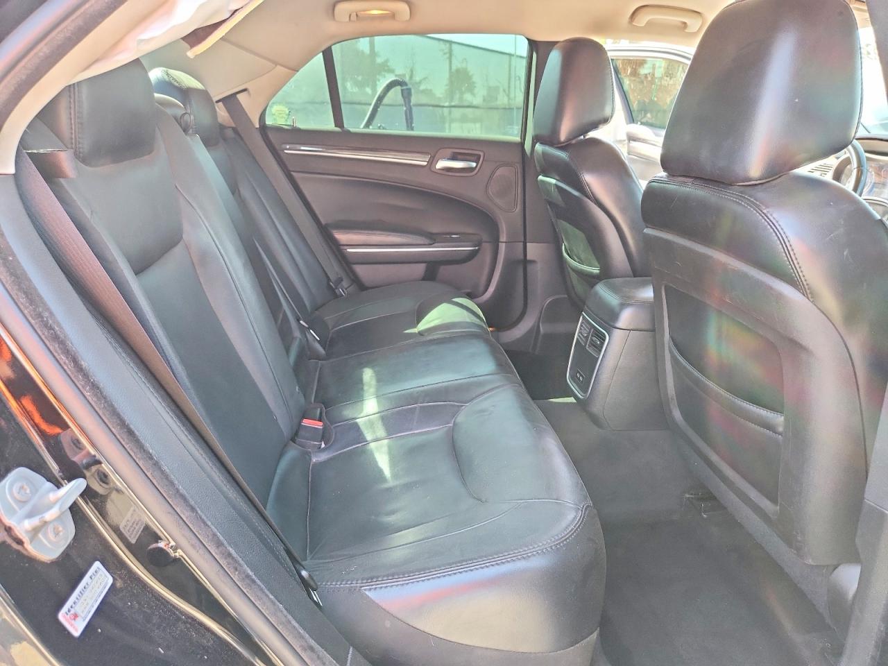 2015 Chrysler 300 Limited Черный vin: 2C3CCAAG9FH921759