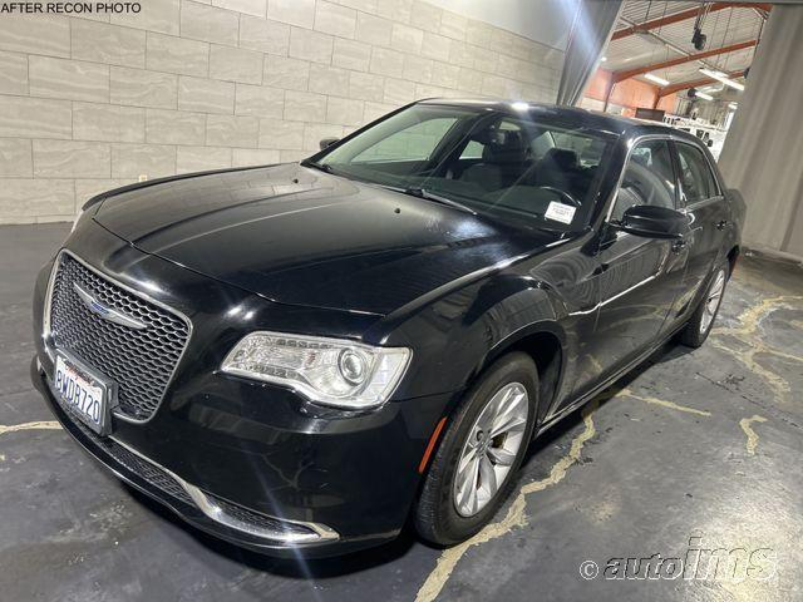 2021 Chrysler 300 Touring vin: 2C3CCAAG9MH570722