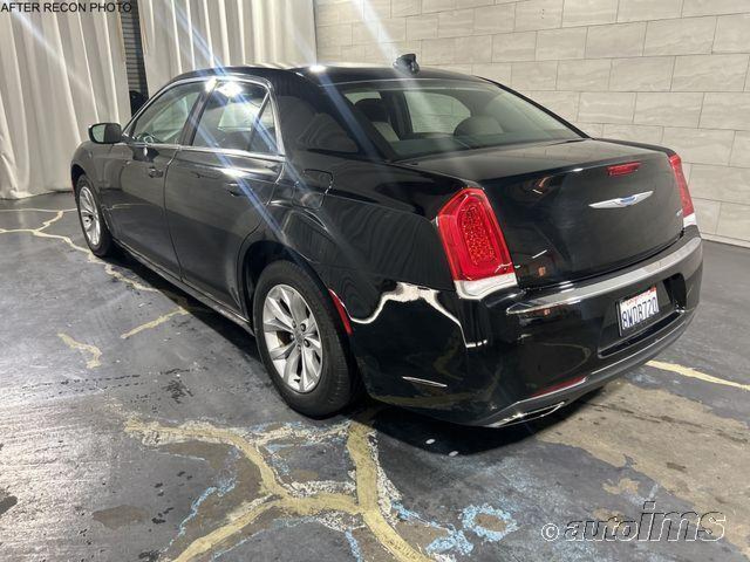 2021 Chrysler 300 Touring vin: 2C3CCAAG9MH570722