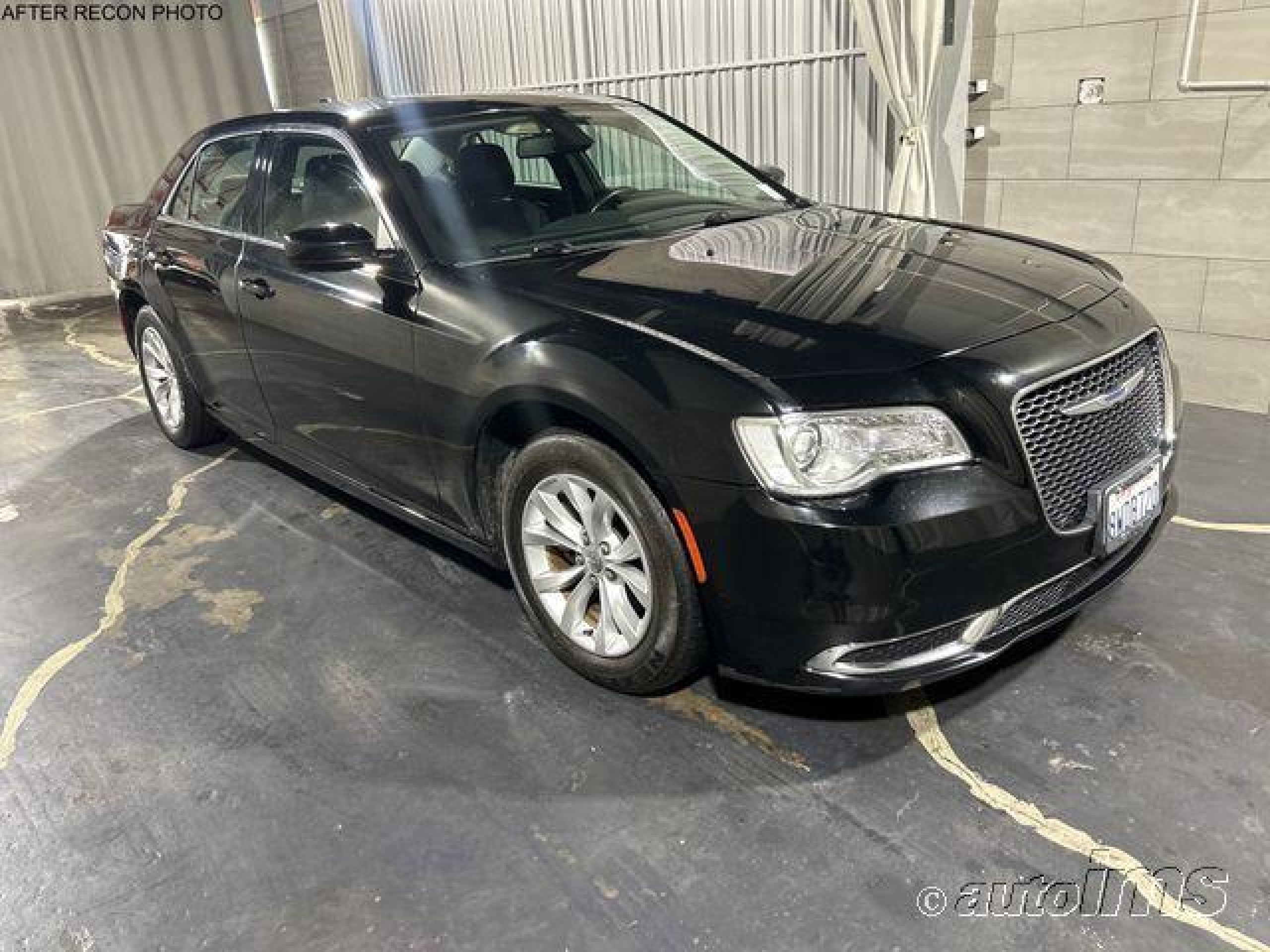 2021 Chrysler 300 Touring vin: 2C3CCAAG9MH570722