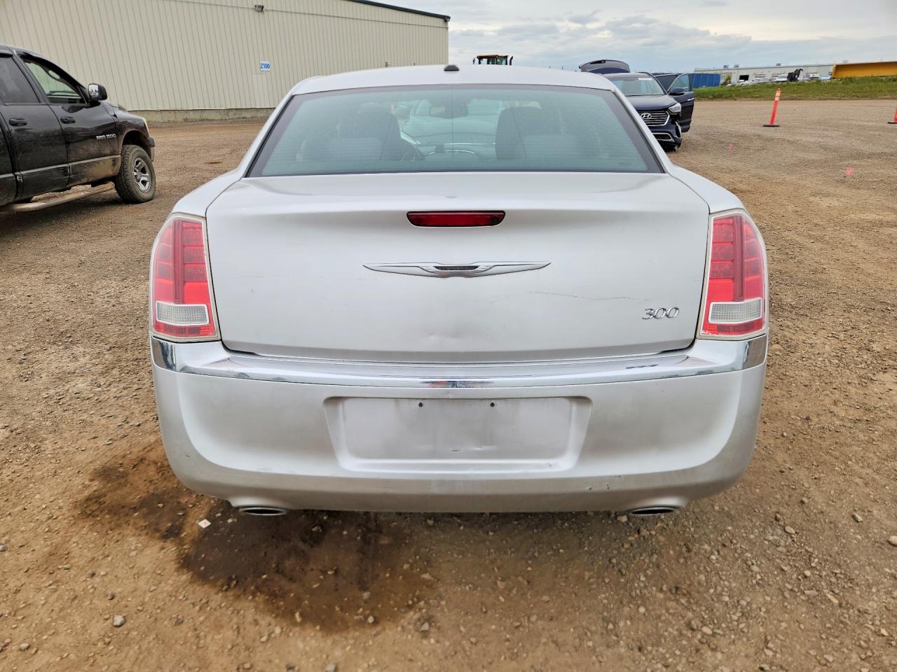 2012 Chrysler 300 Silver vin: 2C3CCAAGXCH110421