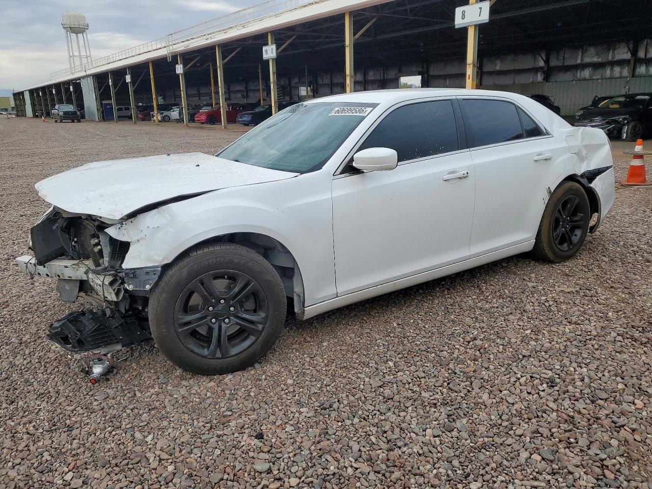 2013 Chrysler 300 White vin: 2C3CCAAGXDH520623