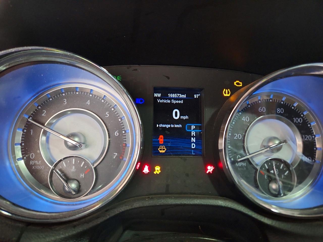 2013 Chrysler 300 White vin: 2C3CCAAGXDH520623