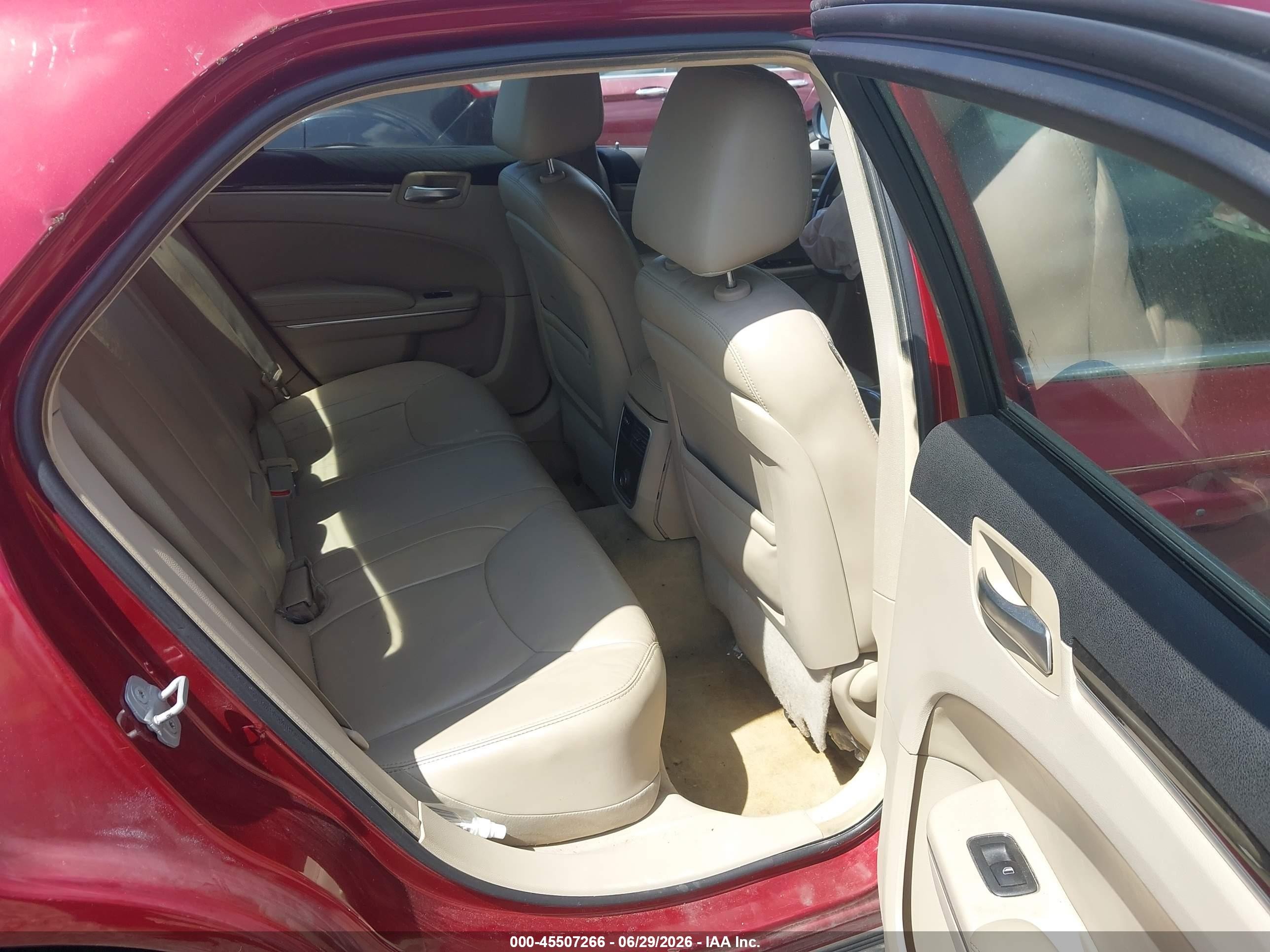 2013 Chrysler 300 Motown Maroon vin: 2C3CCAAGXDH573340