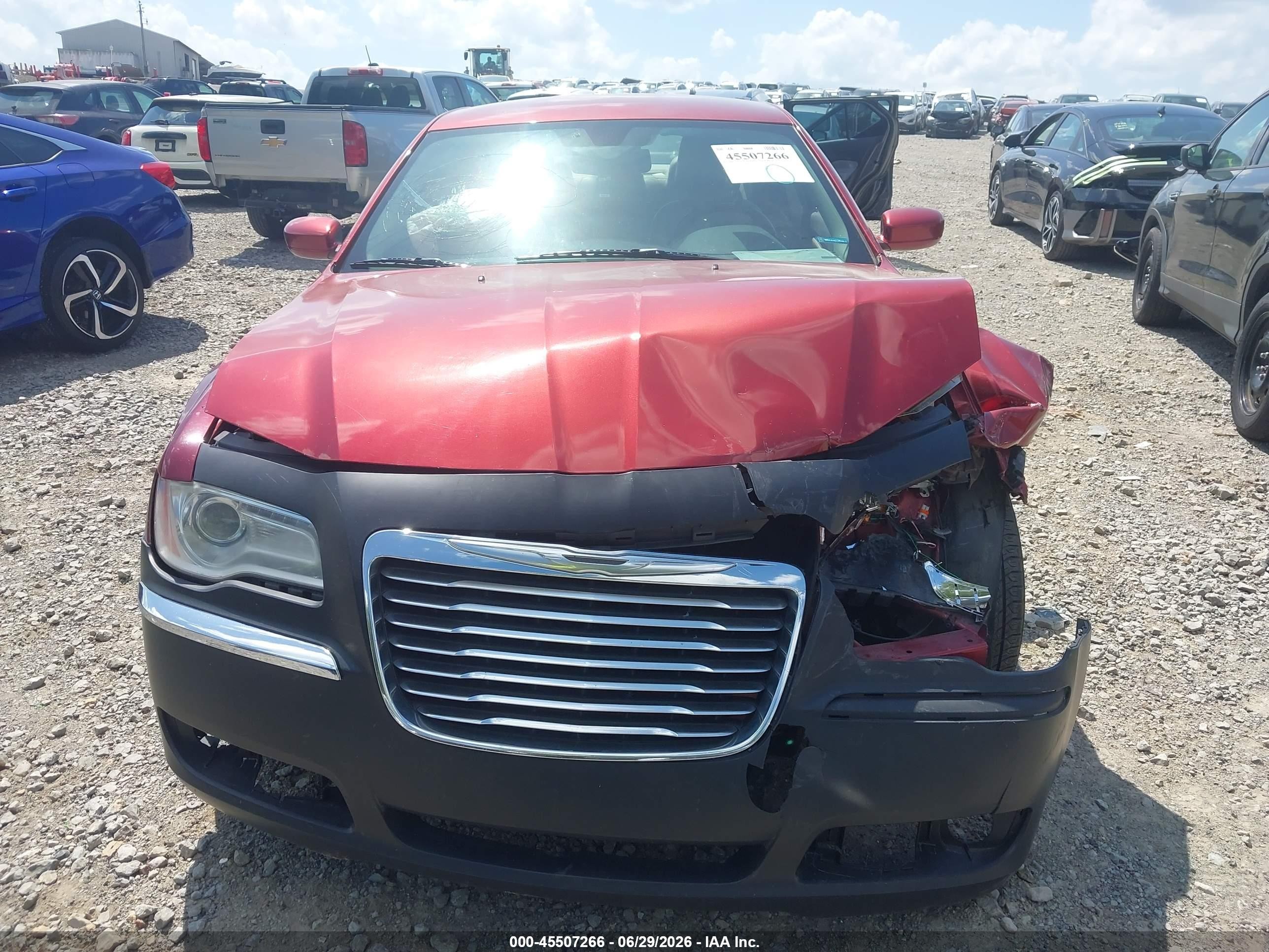 2013 Chrysler 300 Motown Maroon vin: 2C3CCAAGXDH573340
