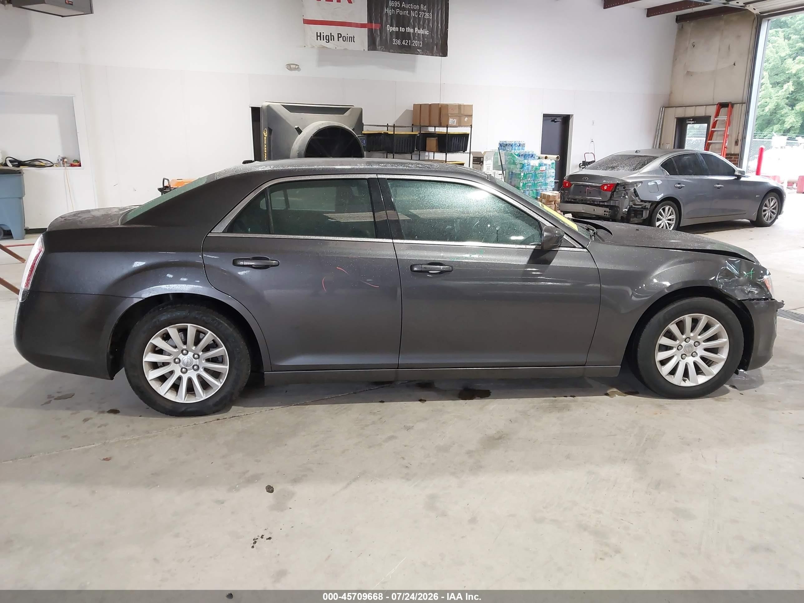 2013 Chrysler 300 Motown Gray vin: 2C3CCAAGXDH614033