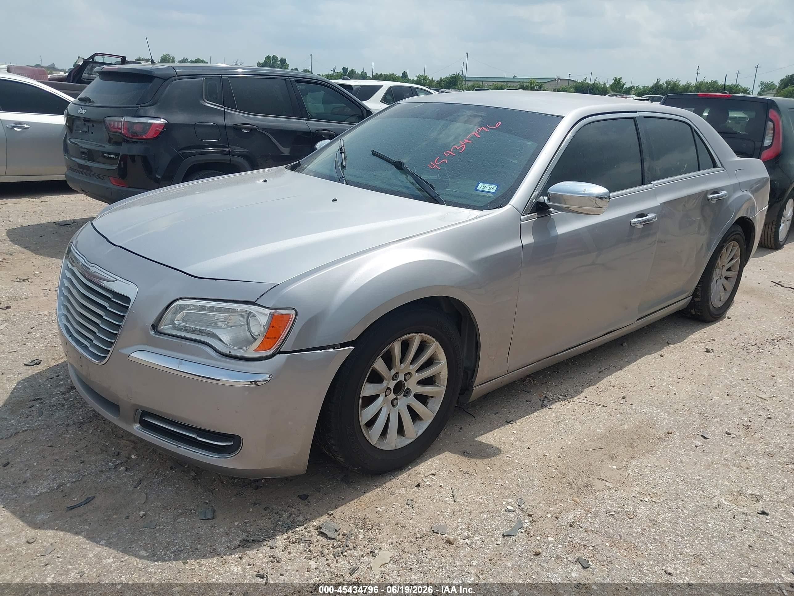 2013 Chrysler 300 Motown Серебряный vin: 2C3CCAAGXDH626361