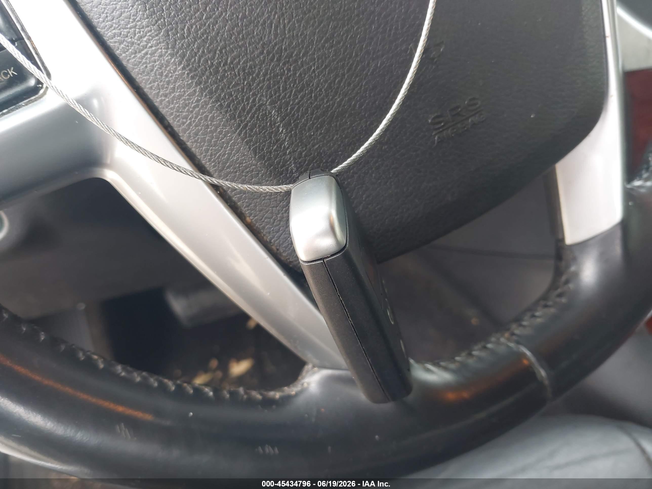 2013 Chrysler 300 Motown Серебряный vin: 2C3CCAAGXDH626361