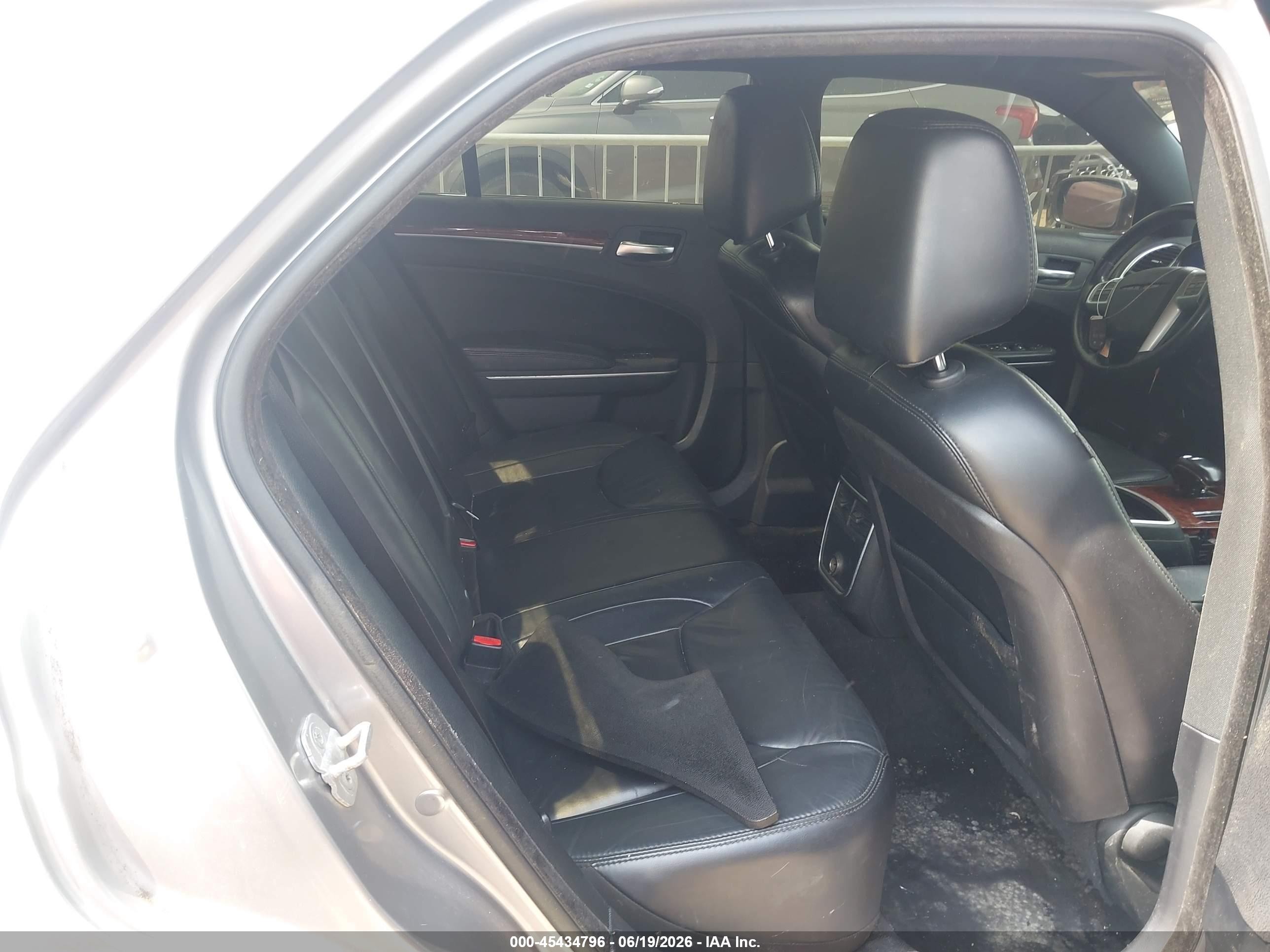 2013 Chrysler 300 Motown Серебряный vin: 2C3CCAAGXDH626361