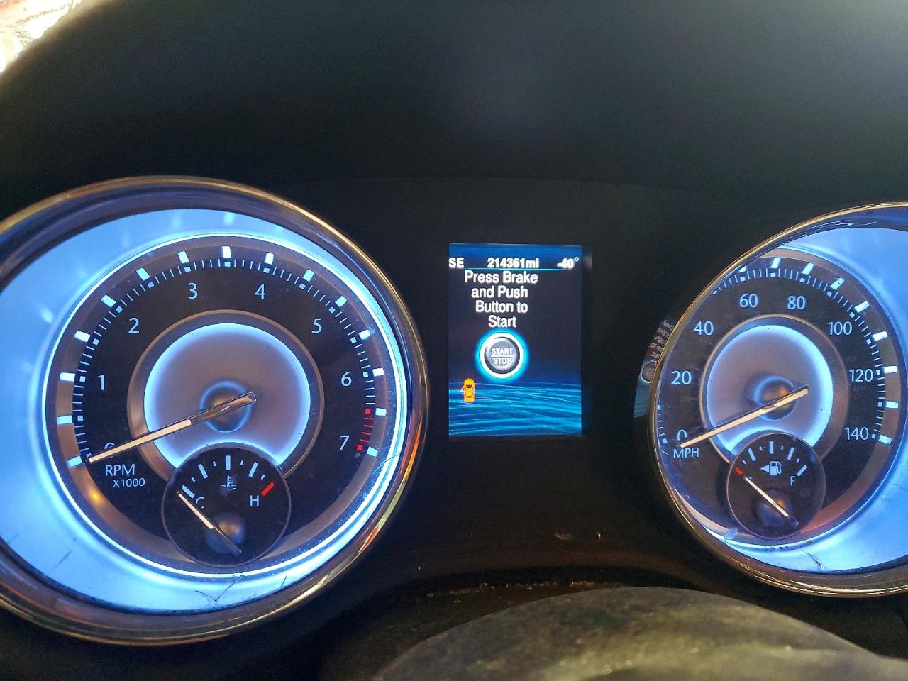 2013 Chrysler 300 Burgundy vin: 2C3CCAAGXDH698323