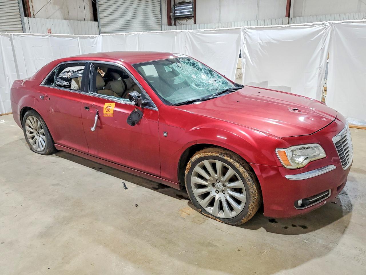 2013 Chrysler 300 Burgundy vin: 2C3CCAAGXDH698323