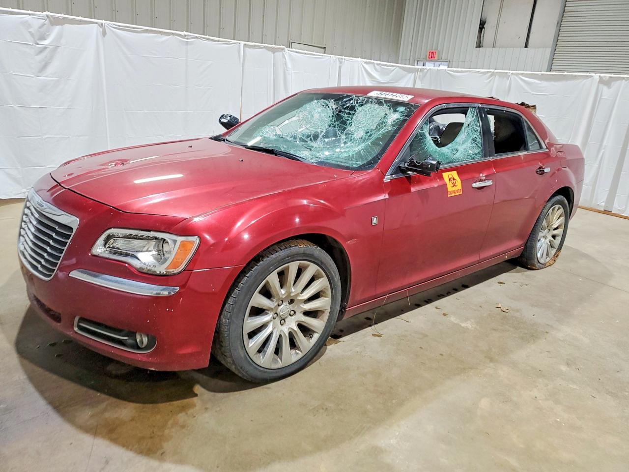 2013 Chrysler 300 Burgundy vin: 2C3CCAAGXDH698323