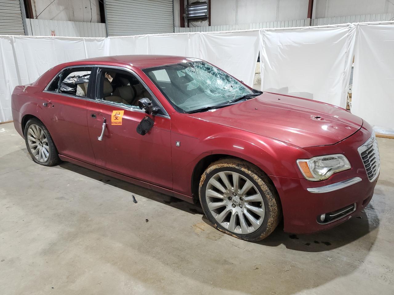 2013 Chrysler 300 Burgundy vin: 2C3CCAAGXDH698323 Damage: Right Rear Window, Broken, Replacement Required