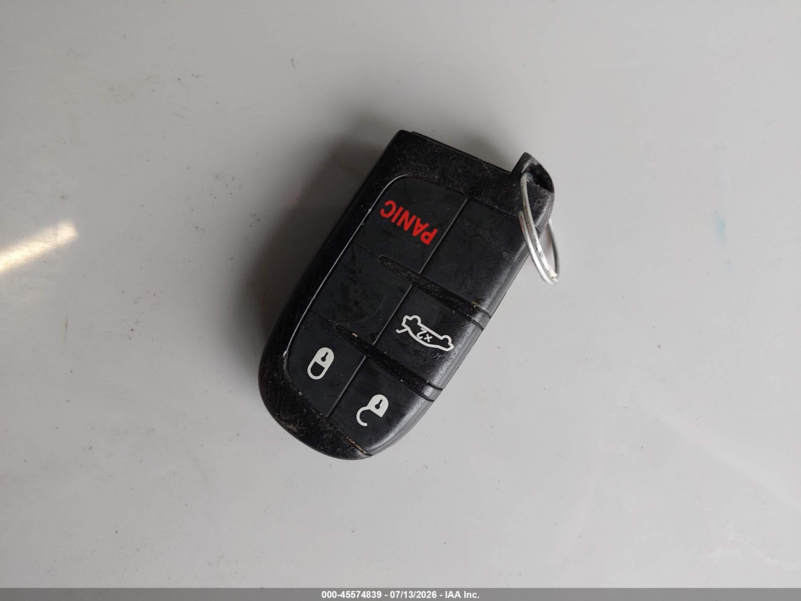 2014 Chrysler 300   Red vin: 2C3CCAAGXEH118540