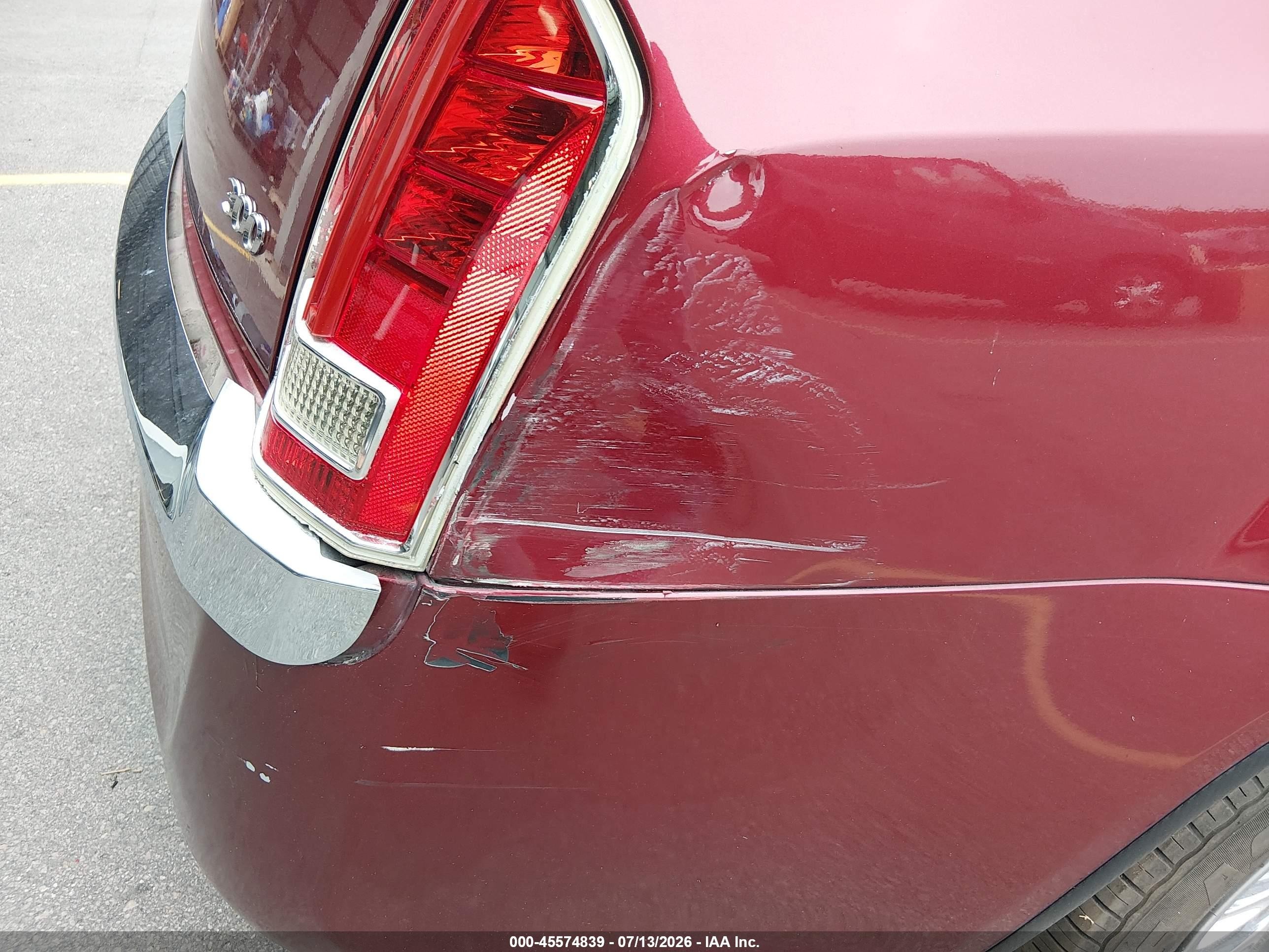 2014 Chrysler 300   Red vin: 2C3CCAAGXEH118540