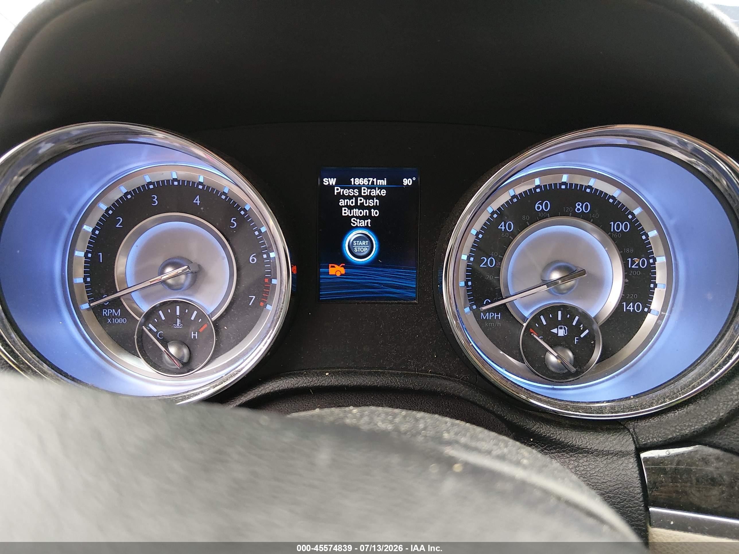 2014 Chrysler 300   Red vin: 2C3CCAAGXEH118540
