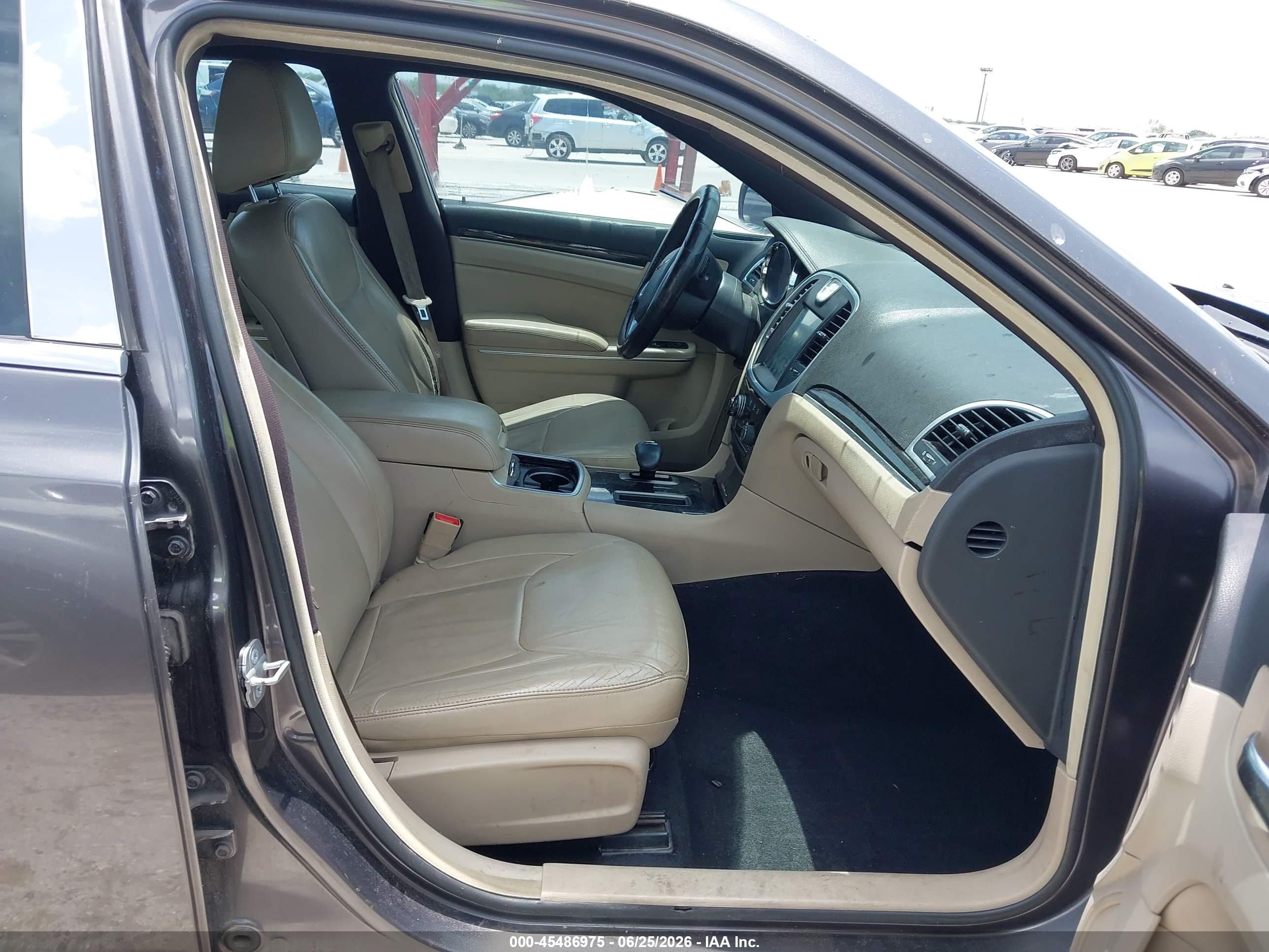 2014 Chrysler 300   Серый vin: 2C3CCAAGXEH200283