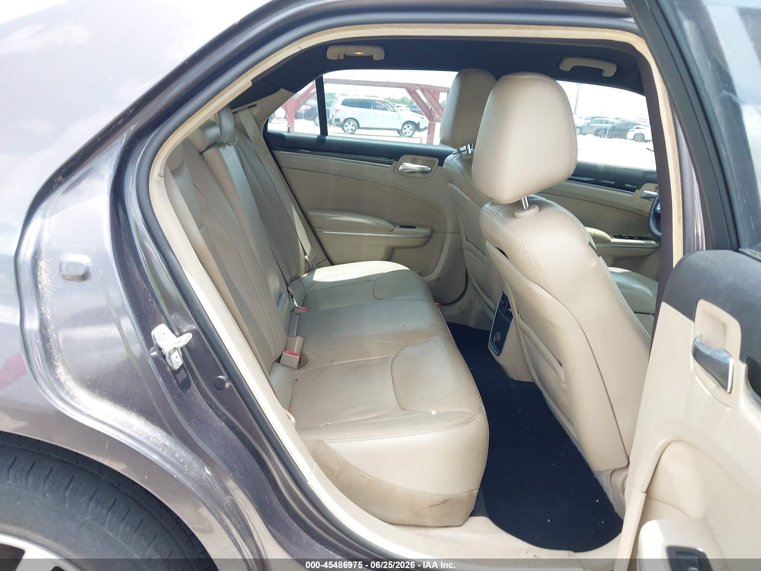 2014 Chrysler 300   Серый vin: 2C3CCAAGXEH200283