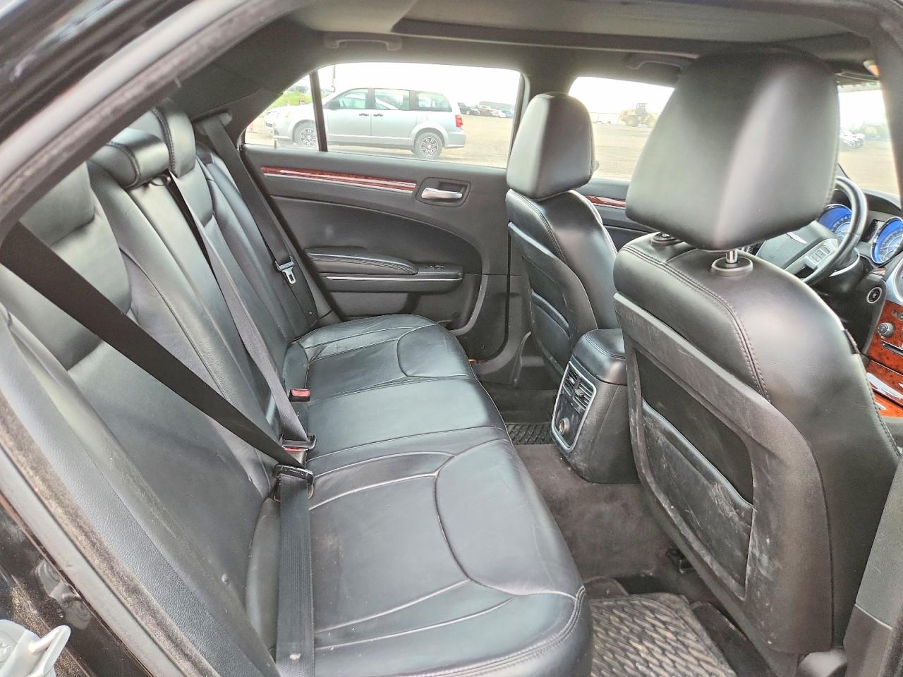 2014 Chrysler 300 Black vin: 2C3CCAAGXEH208044