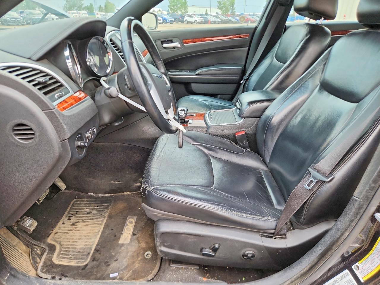 2014 Chrysler 300 Black vin: 2C3CCAAGXEH208044