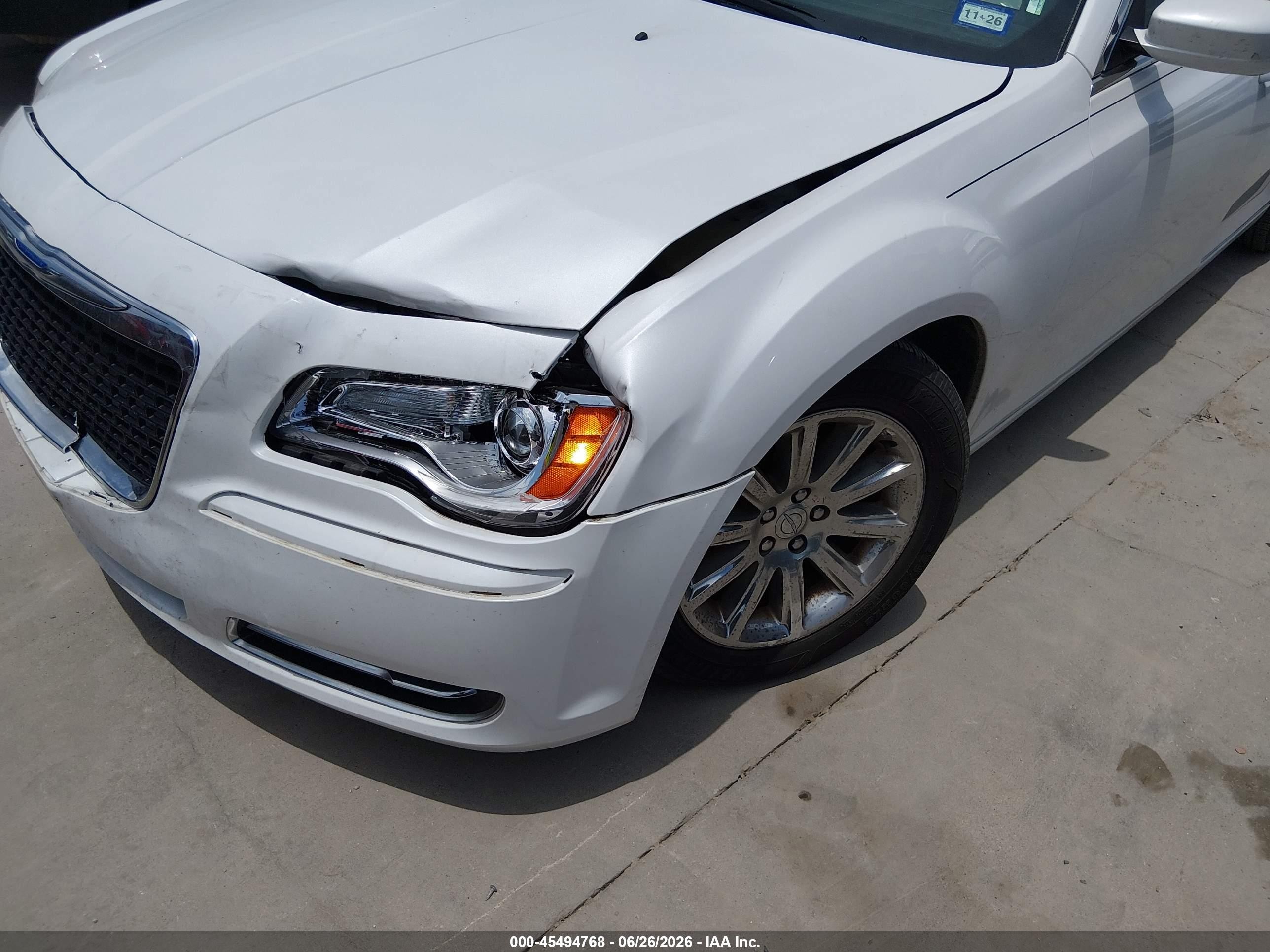 2014 Chrysler 300   White vin: 2C3CCAAGXEH378100