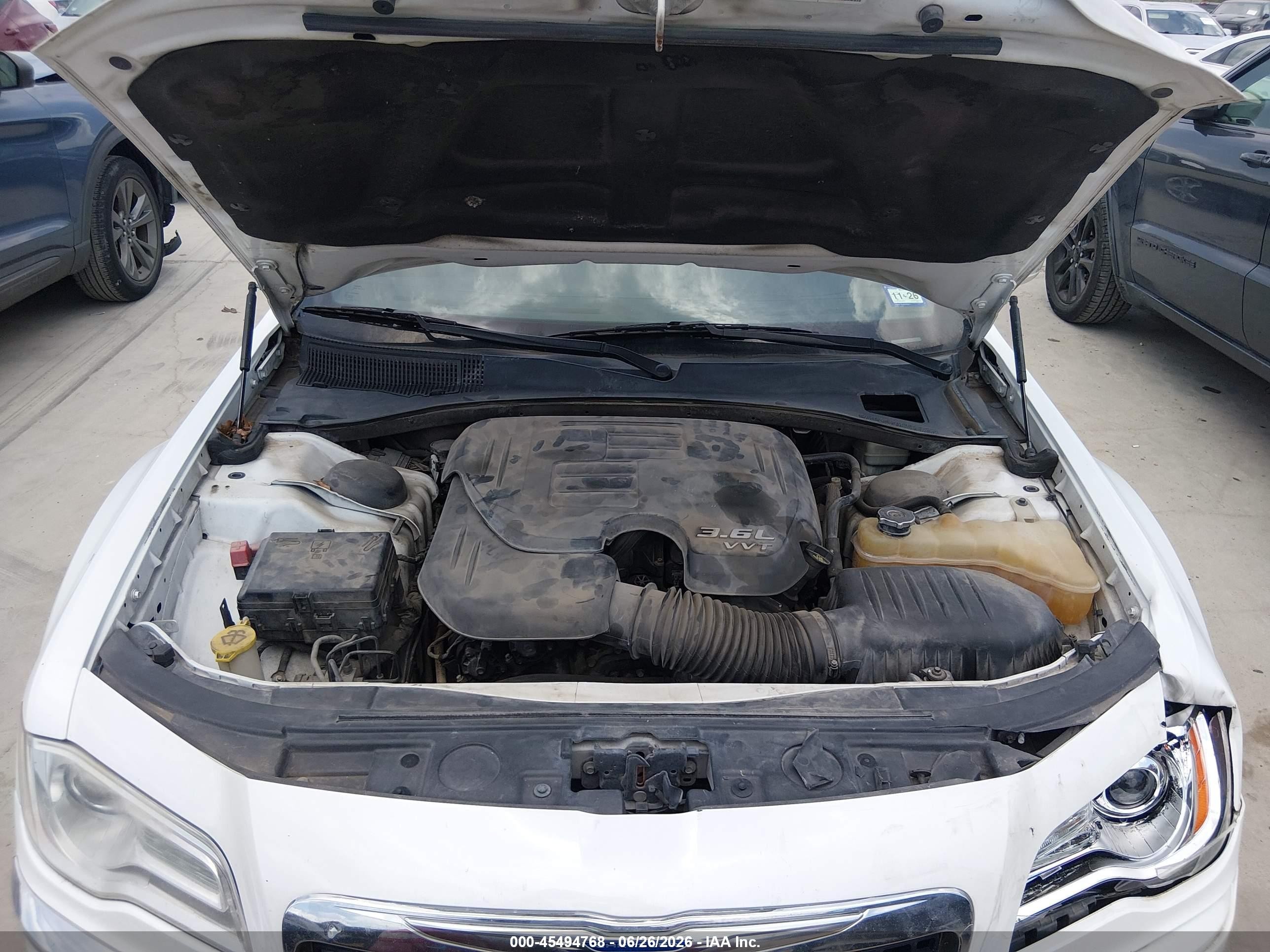 2014 Chrysler 300   White vin: 2C3CCAAGXEH378100