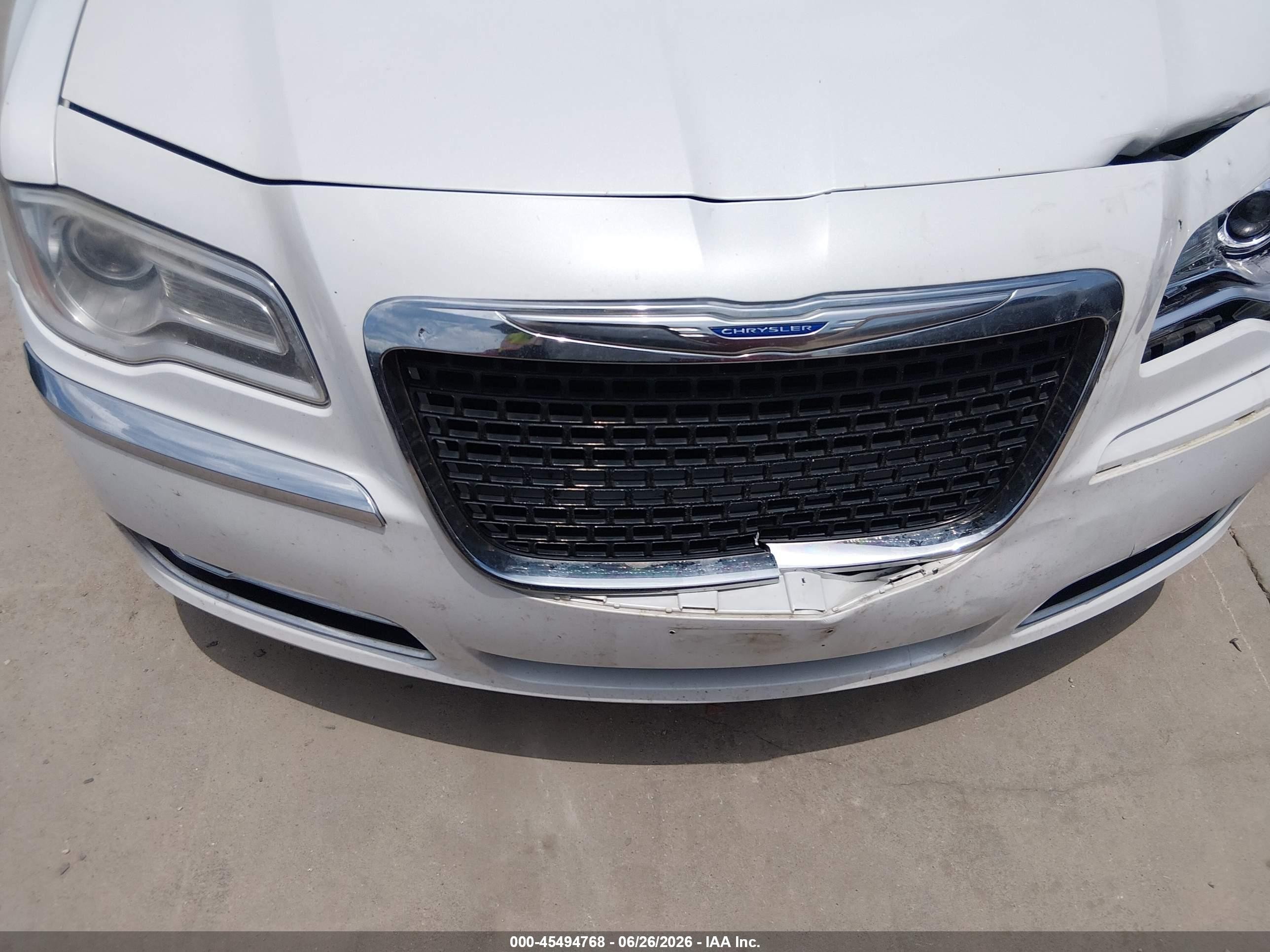 2014 Chrysler 300   White vin: 2C3CCAAGXEH378100