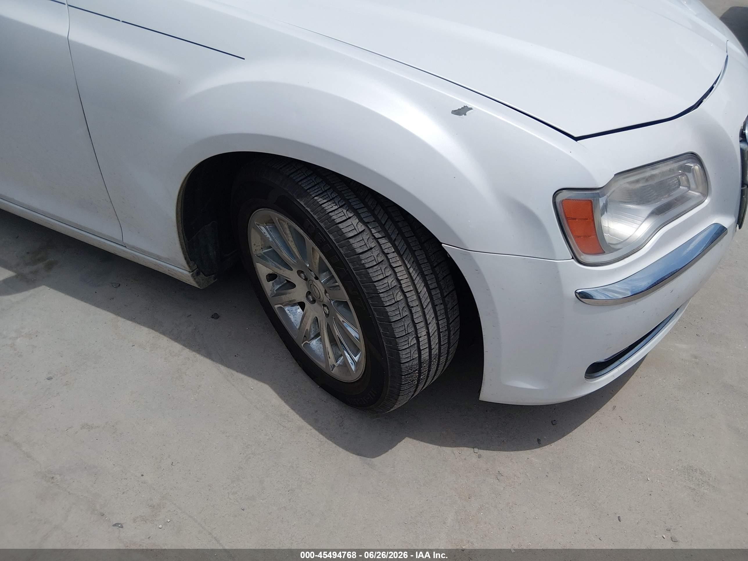 2014 Chrysler 300   White vin: 2C3CCAAGXEH378100