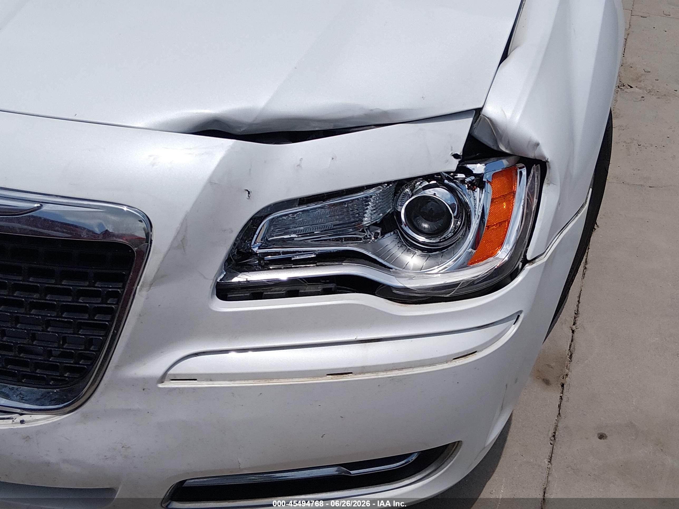 2014 Chrysler 300   White vin: 2C3CCAAGXEH378100