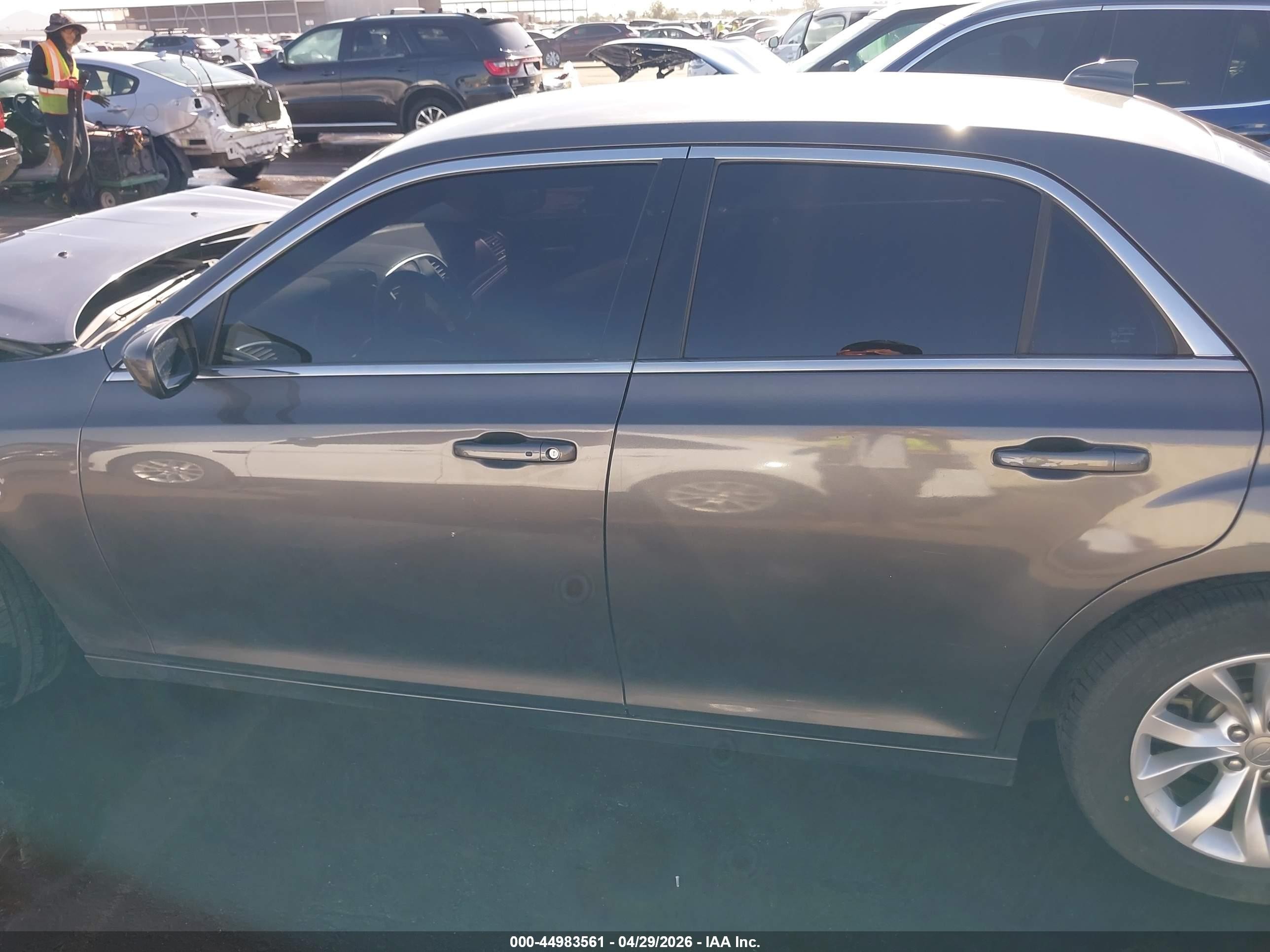 2015 Chrysler 300 Limited Gray vin: 2C3CCAAGXFH801940