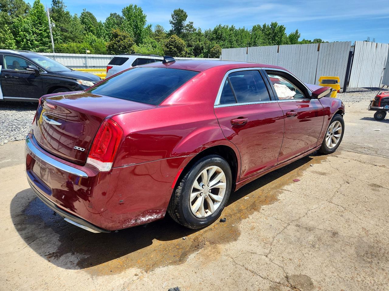 2015 Chrysler 300 Limited Красный vin: 2C3CCAAGXFH830516