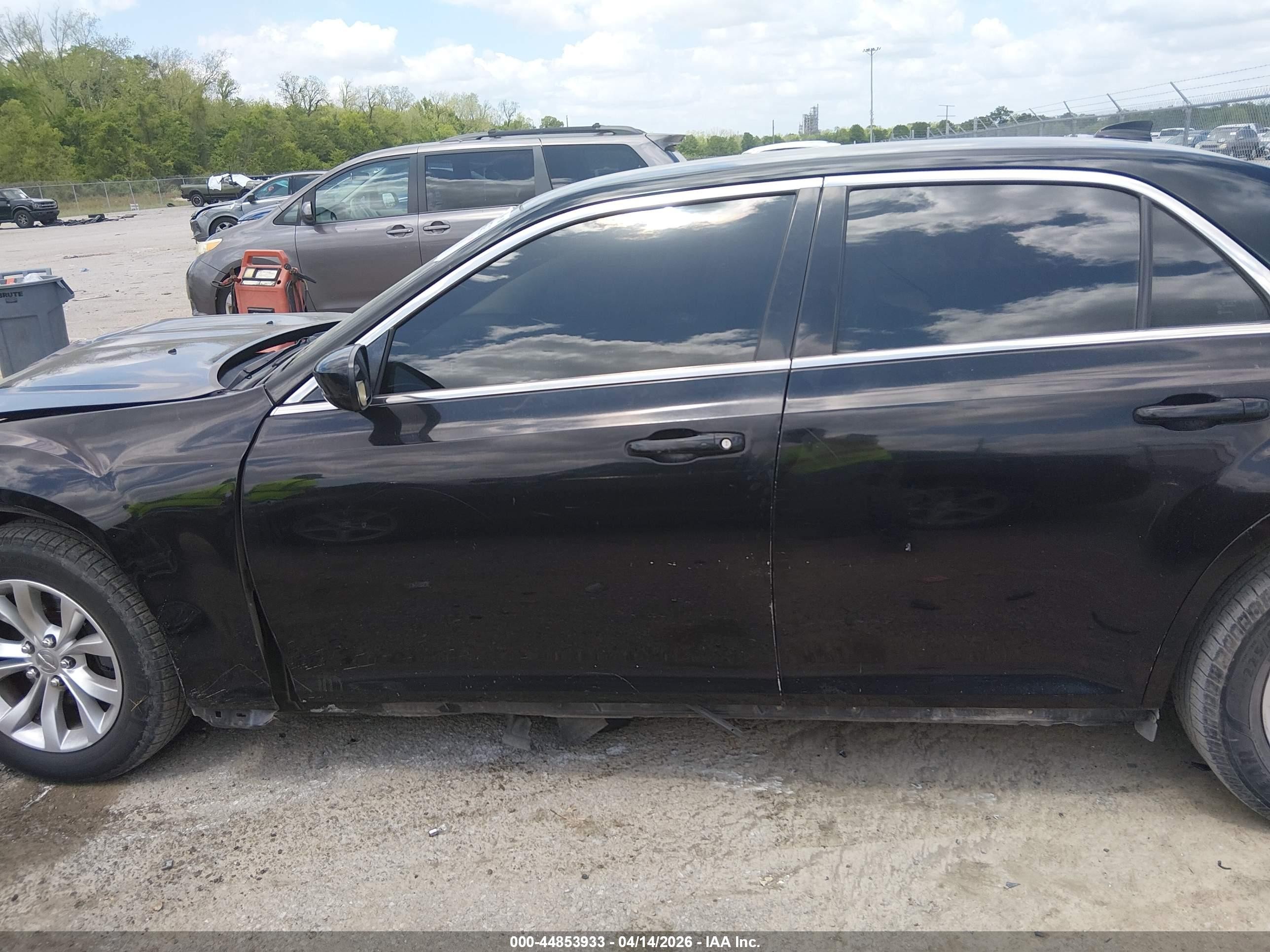 2015 Chrysler 300 Limited Black vin: 2C3CCAAGXFH899058
