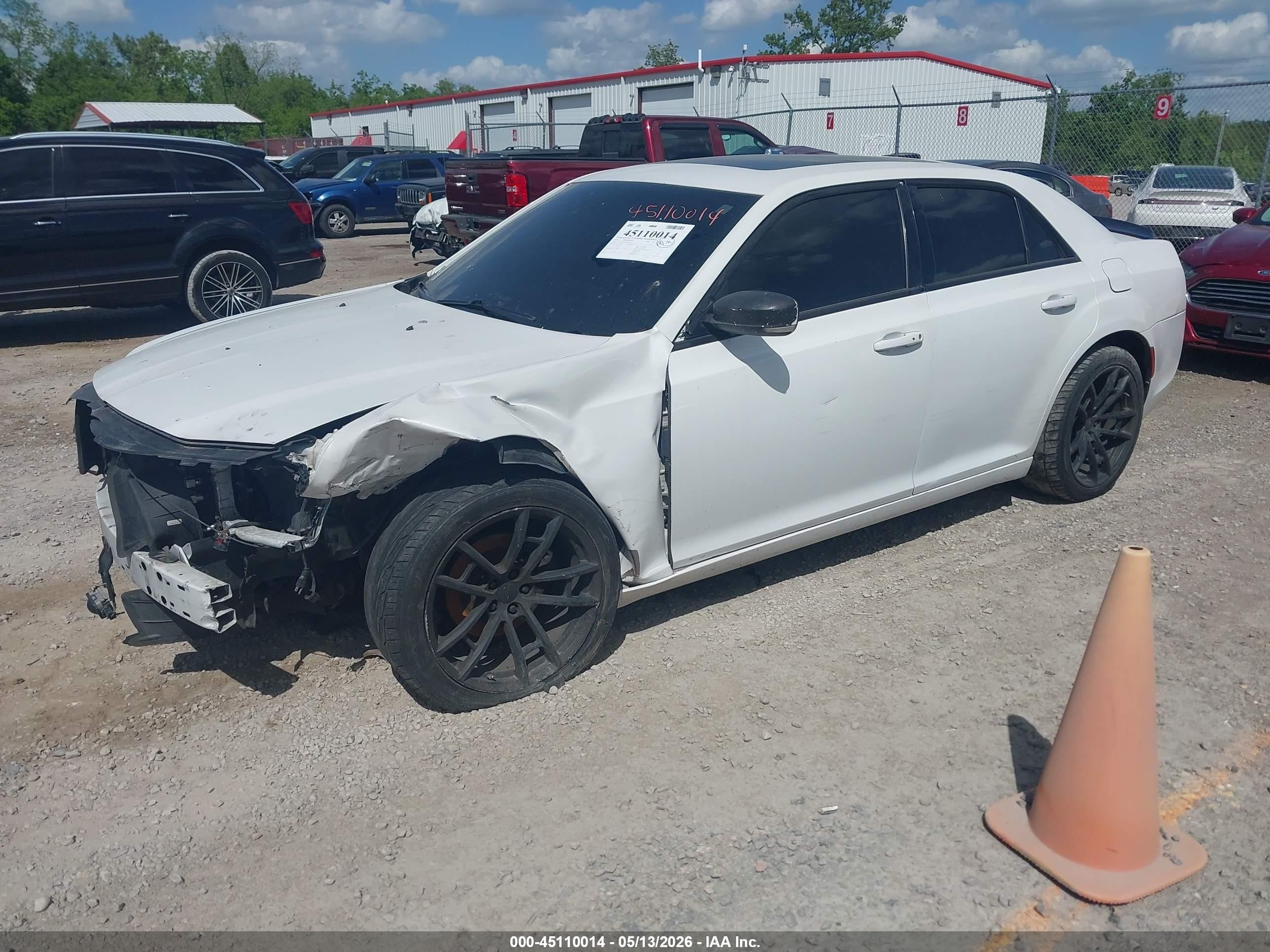 2015 Chrysler 300 S White vin: 2C3CCABG0FH792597