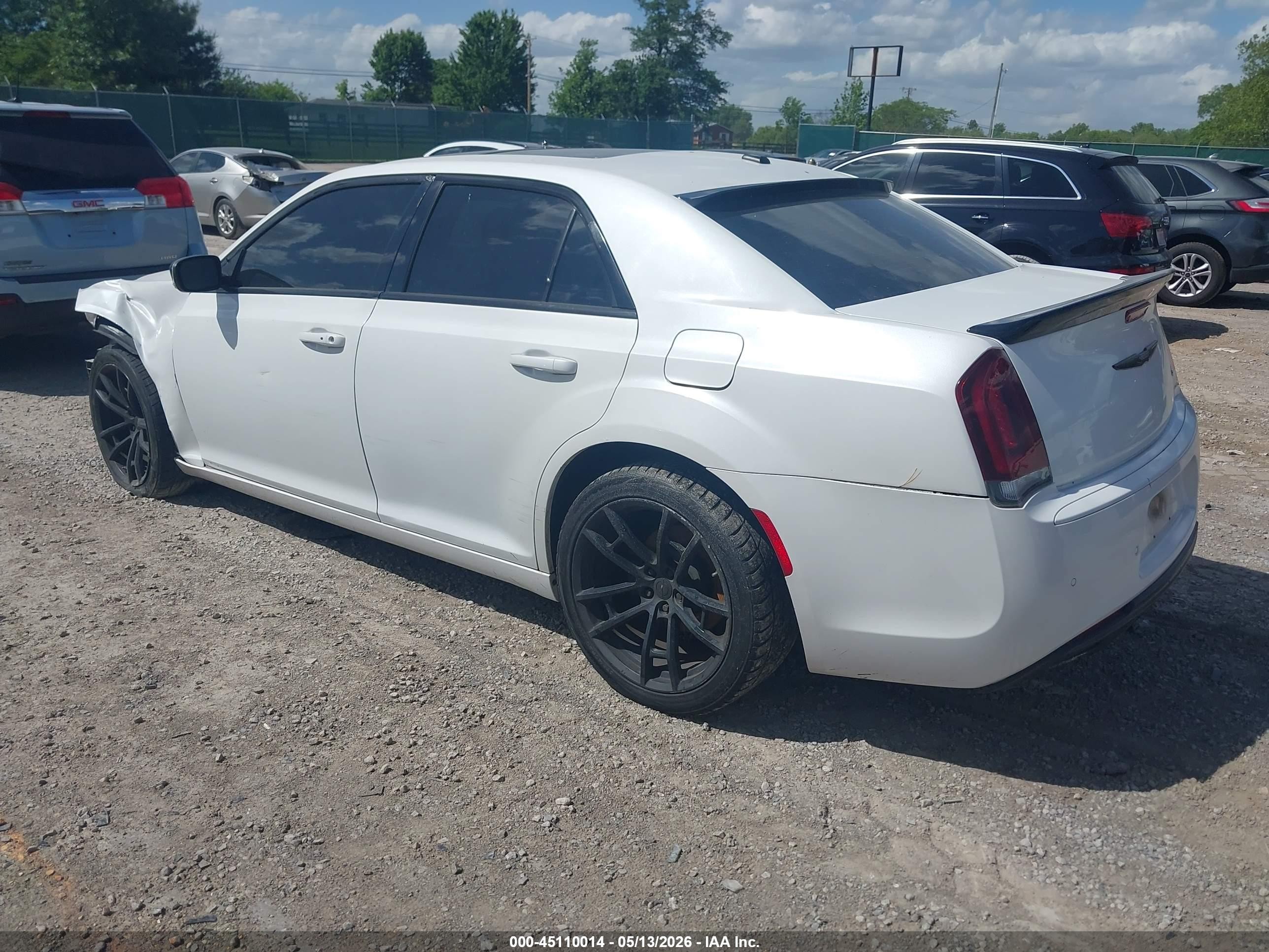 2015 Chrysler 300 S White vin: 2C3CCABG0FH792597
