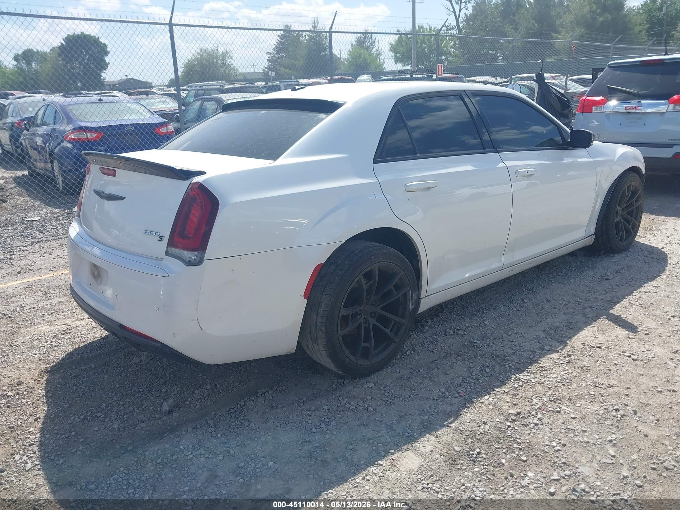 2015 Chrysler 300 S White vin: 2C3CCABG0FH792597