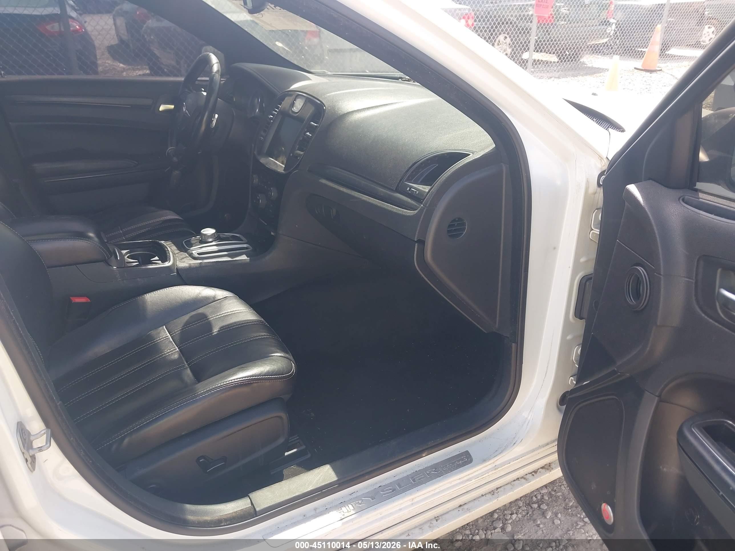 2015 Chrysler 300 S White vin: 2C3CCABG0FH792597