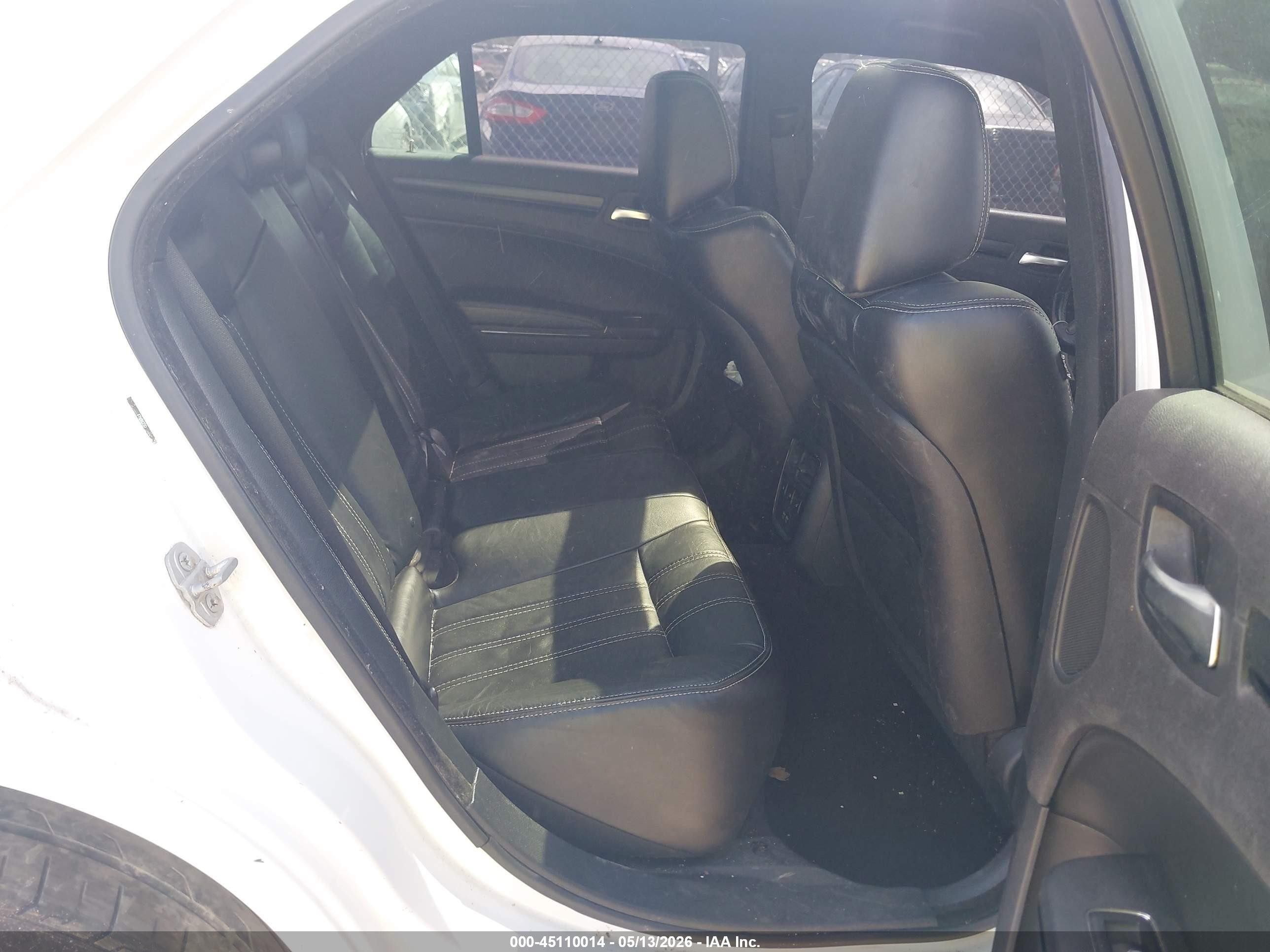 2015 Chrysler 300 S White vin: 2C3CCABG0FH792597